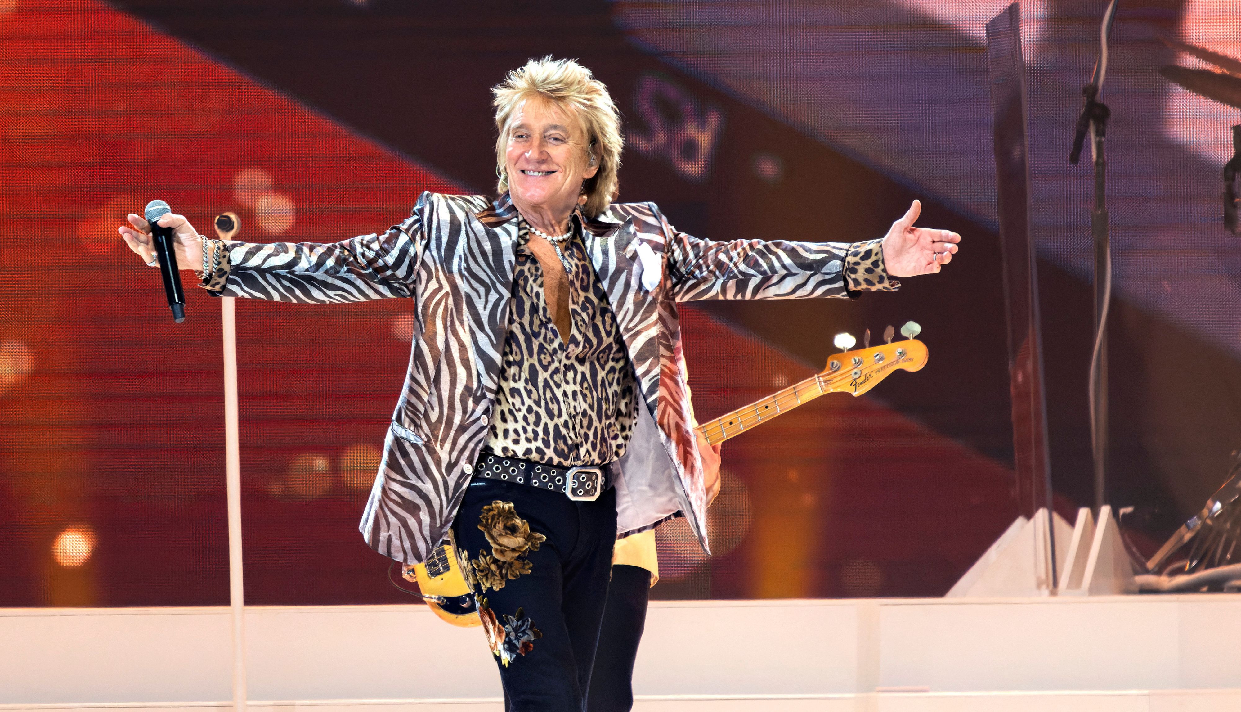 Rod Stewart performt am Dienstag in der Stadthalle.