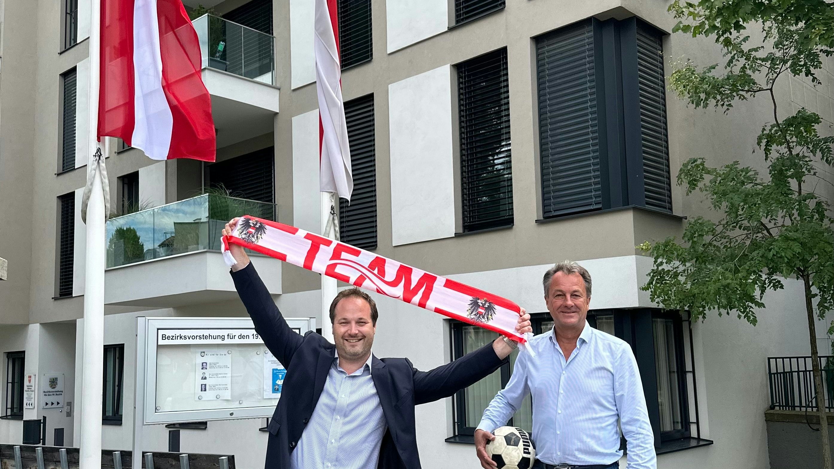 Daniel Resch mit Österreich-Schal