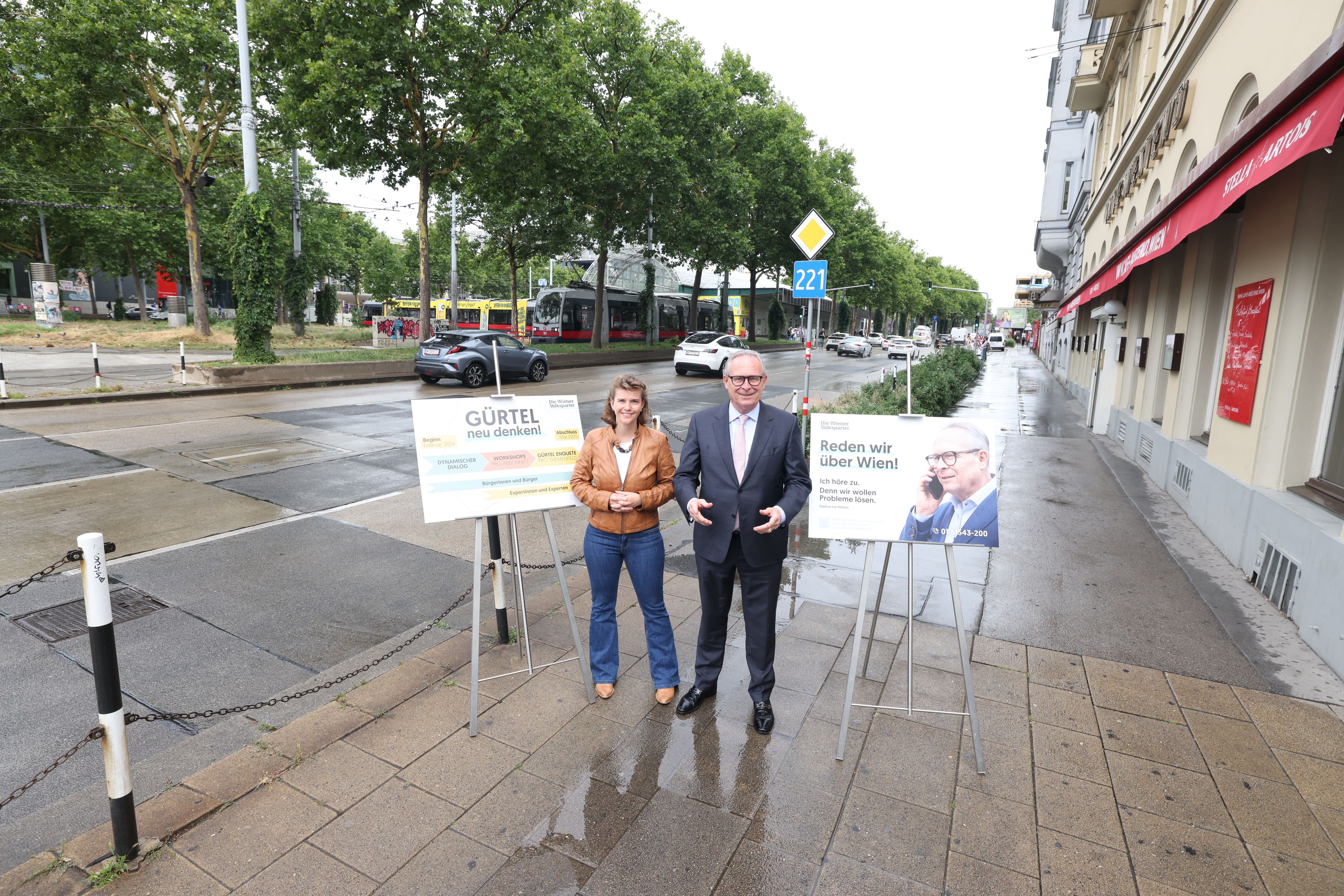 Verkehrssprecherin der Wiener Volkspartei, Gemeinderätin Elisabeth Olischar und Landesparteiobmann Stadtrat Karl Mahrer (v.l.)