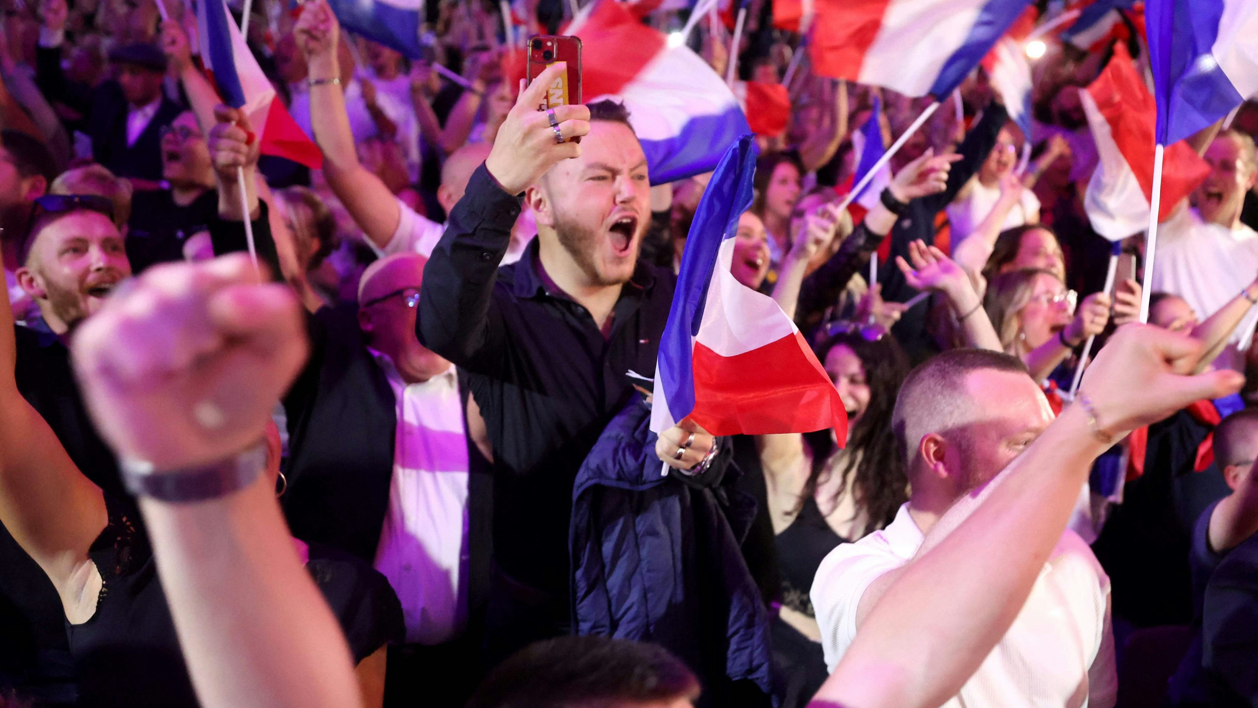 So war es nach dem ersten Wahldurchgang: Nach Verkündigung der Hochrechnung brach im Lager des Rassemblement National (RN) Euphorie aus