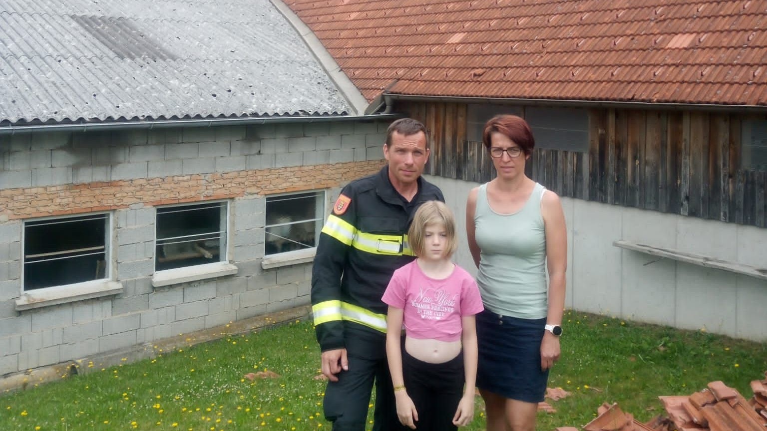 Franz Eggenhofer reagierte trotz der Schäden erleichtert, weil der Familie nichts passiert ist.