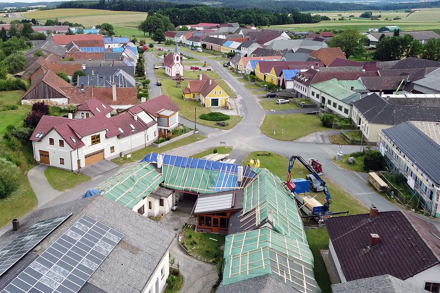 Schäden in Rappolz: Dächer werden mit Planen abgedeckt.