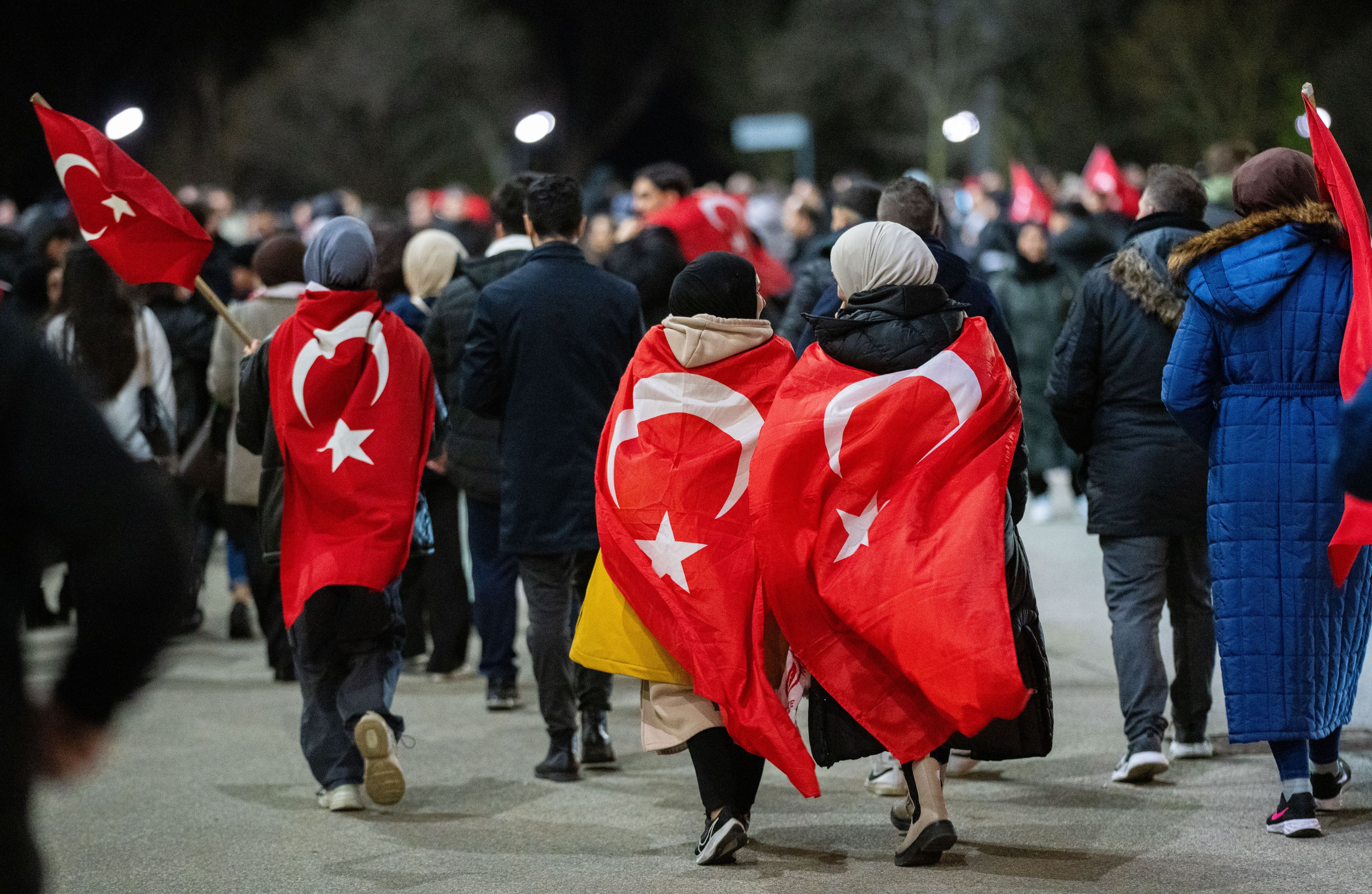 Wie beim Testspiel im März werden auch am Dienstag viele Türkei-Fans in Wien die Daumen für ihr Team drücken.