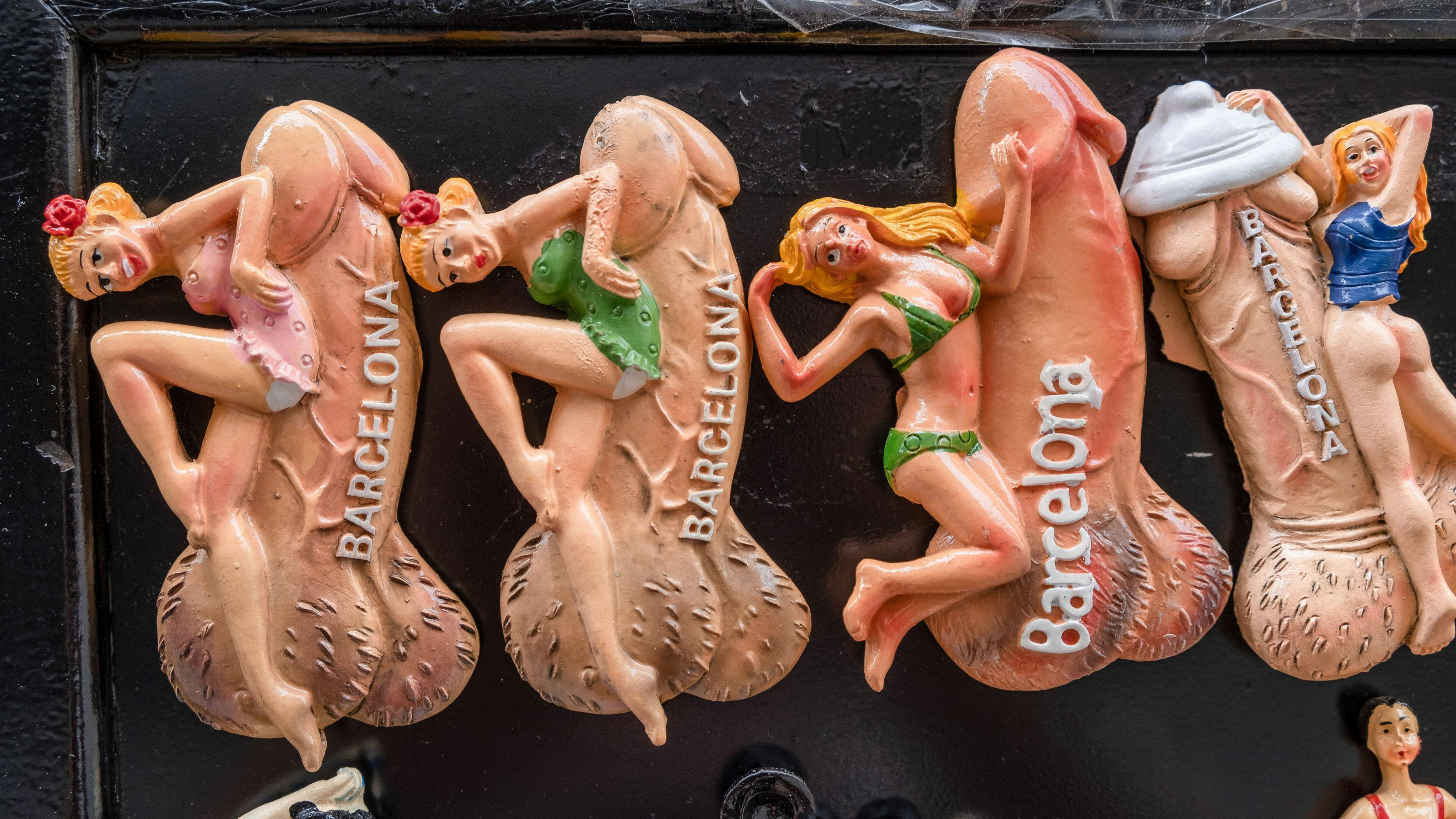 August 29, 2021, Barcelona, Spain: Magnets sold as souvenirs representing a woman riding a large penis are seen in the window of a souvenir shop in Barcelona next to the Cathedral..The economic balance of the economic sectors that depend on tourism closed in August below expectations due to the persistent mobility restrictions derived from the so-called fifth wave of Covid. Barcelona Spain - ZUMAs197 20210829_zaa_s197_195 Copyright: xPacoxFreirex 