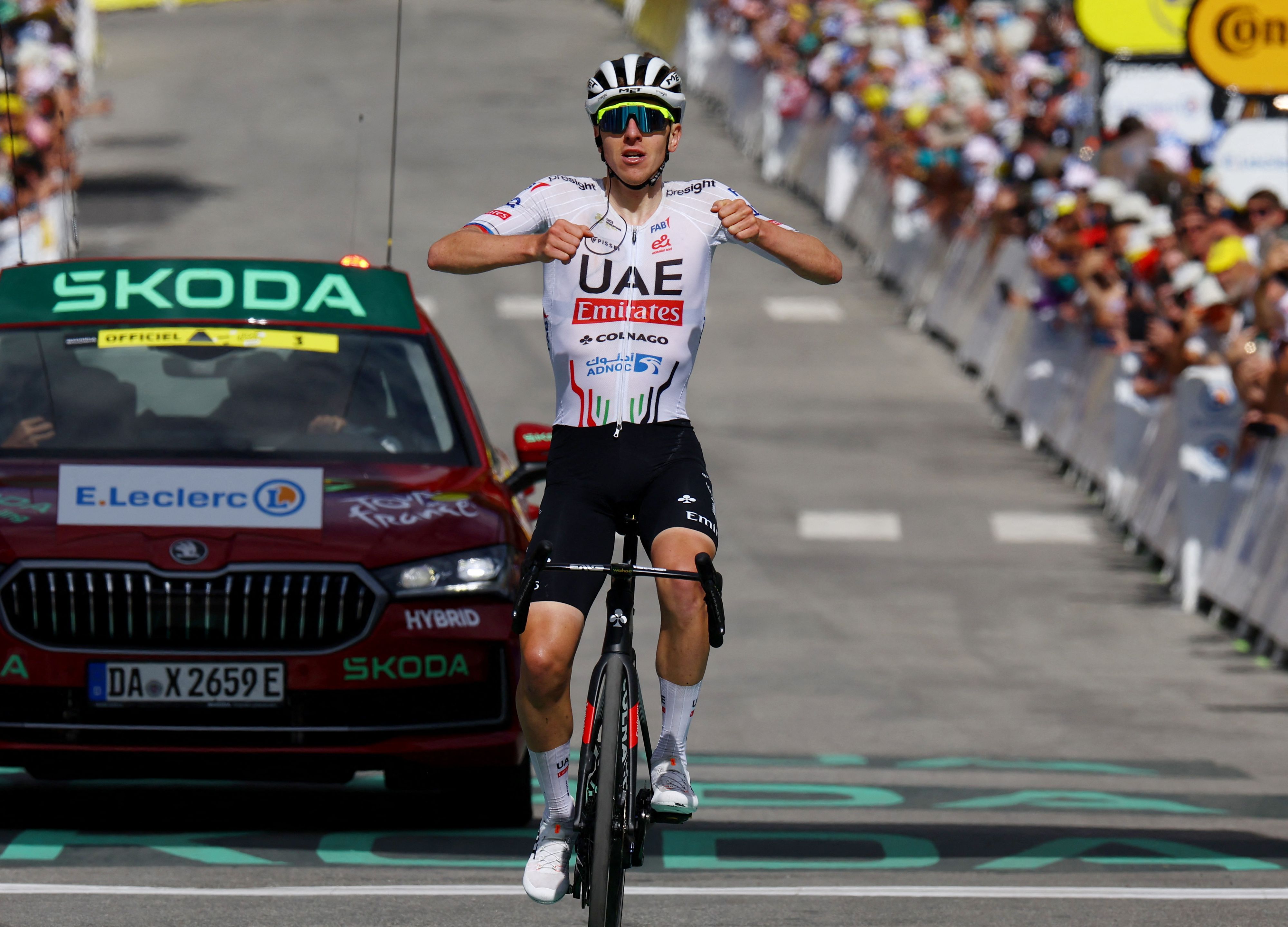 Tadej Pogacar gewinnt die erste schwierige Tournee-Bergetappe.