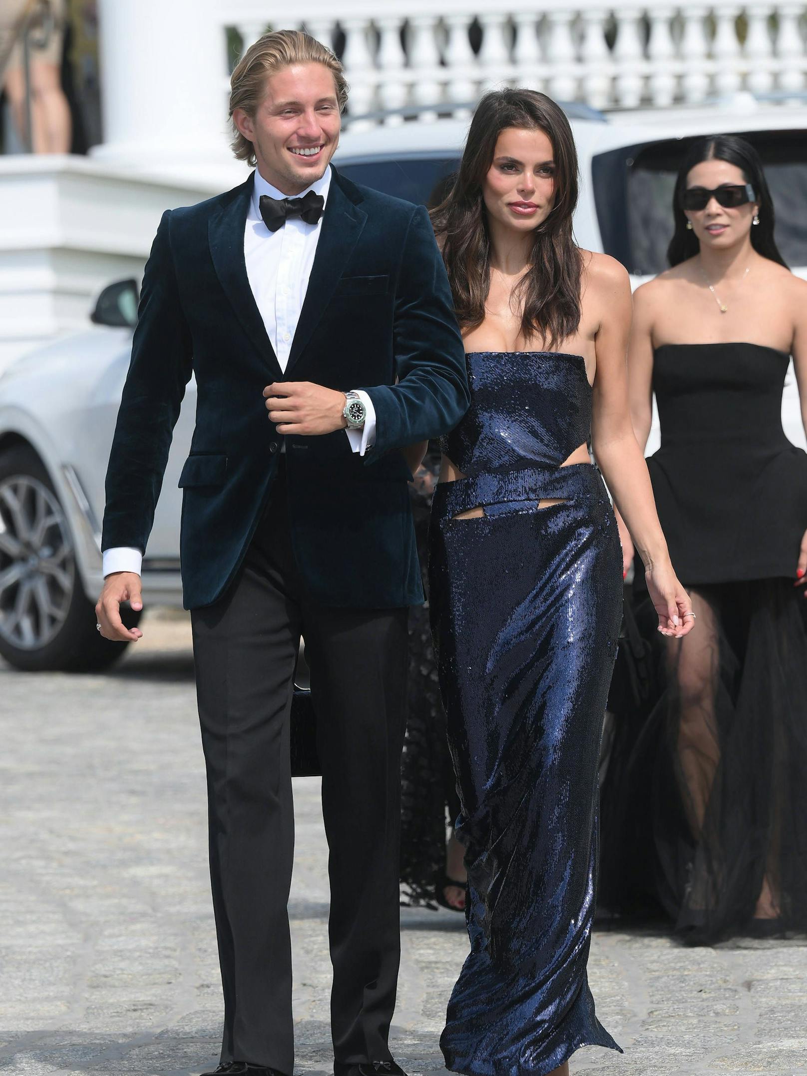 Prinz Constantine-Alexios und seine neue Freundin Model Brooks Nader bei der Hochzeit ihrer Freunde.