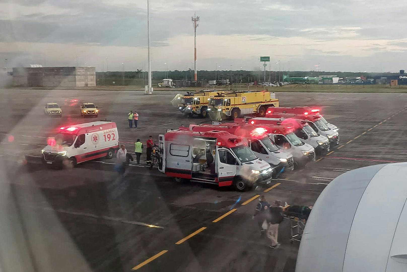 Flug UX045 geriet am 1. Juli 2024 auf dem Weg von Spanien nach Montevideo, Uruguay, in heftige Turbulenzen, musste wegen zahlreicher Verletzter notlanden.
