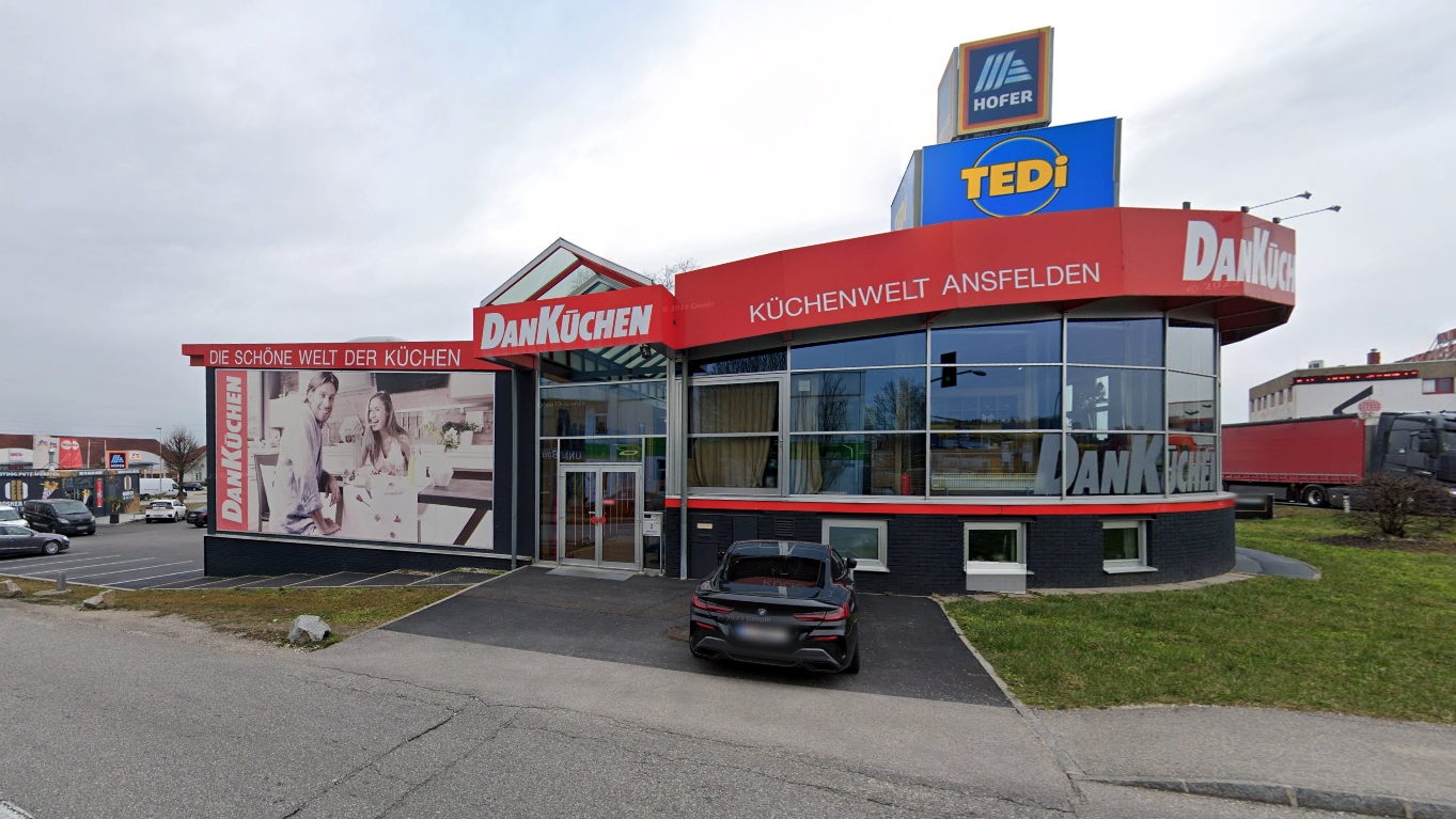 Der Dan-Händler "MF Interieur" im Gewerbepark Ansfelden ist derzeit geschlossen