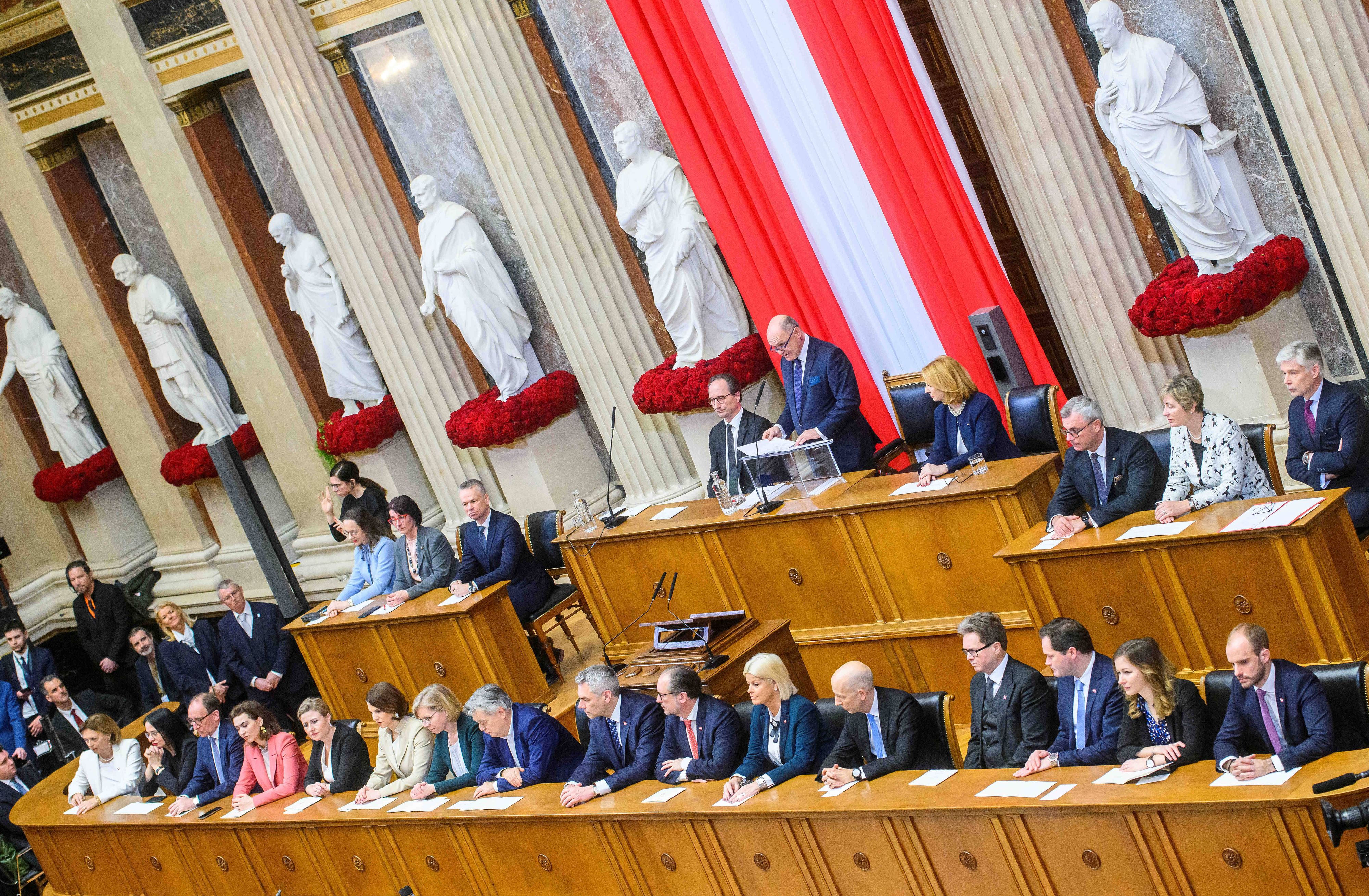 Zwei aktuelle ÖVP-Minister werden bei der kommenden Nationalratswahl nicht antreten. 