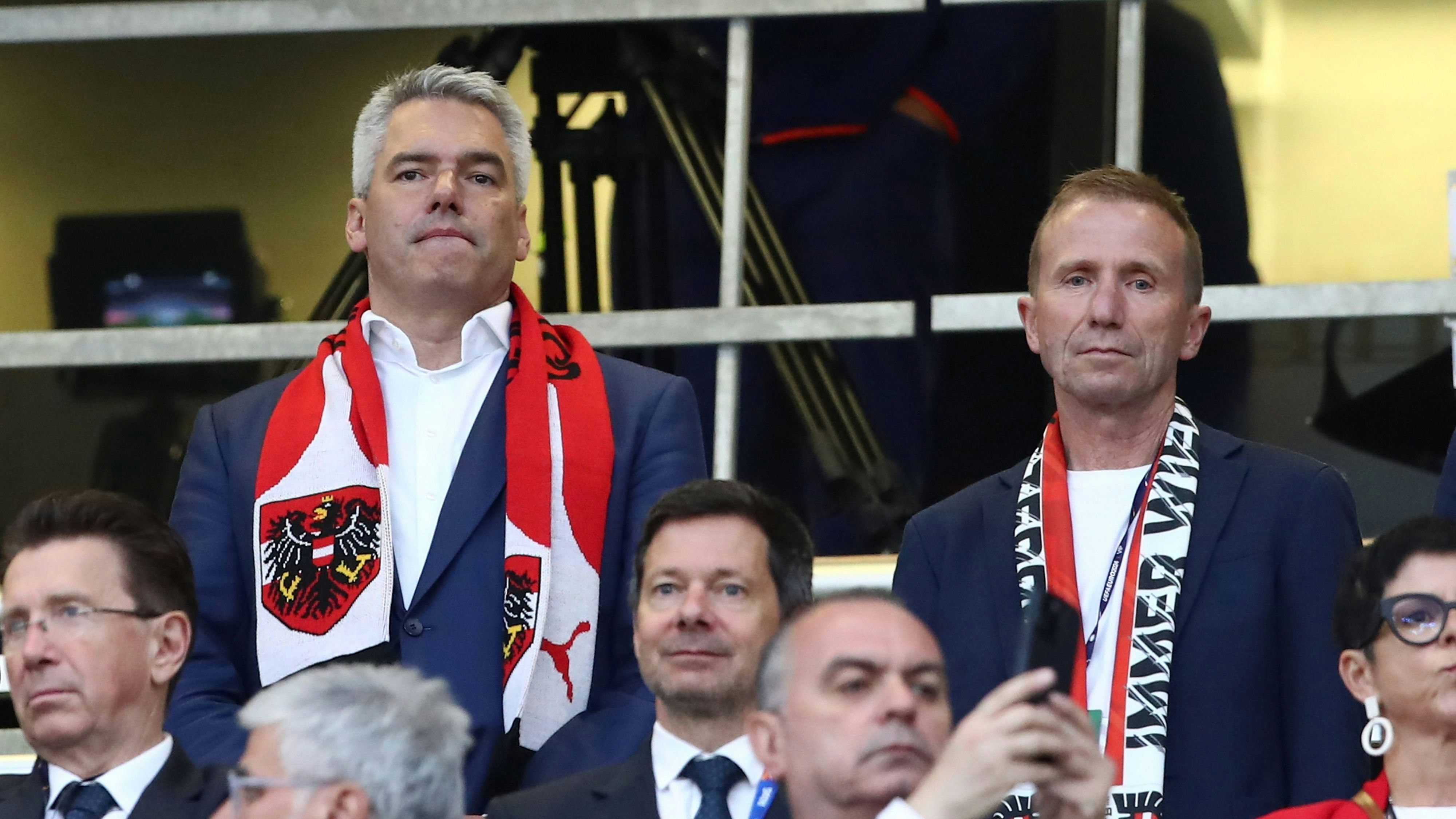 Bundeskanzler Karl Nehammer und ÖFB-Präsident Klaus Mitterdorfer