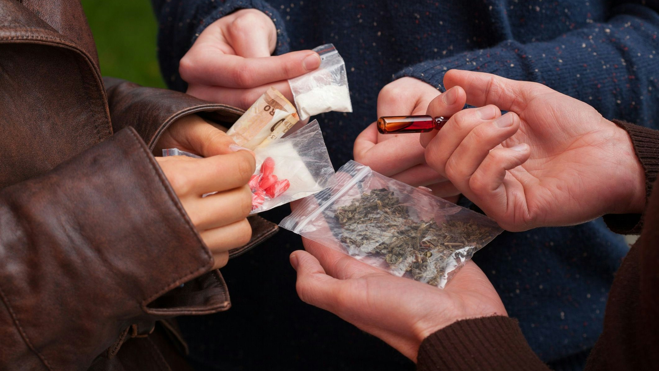 Die Caritas unterstützt Betroffene von Suchterkrankungen, wie Alkohol-, Drogen, Glücksspiel und Onlinesucht.