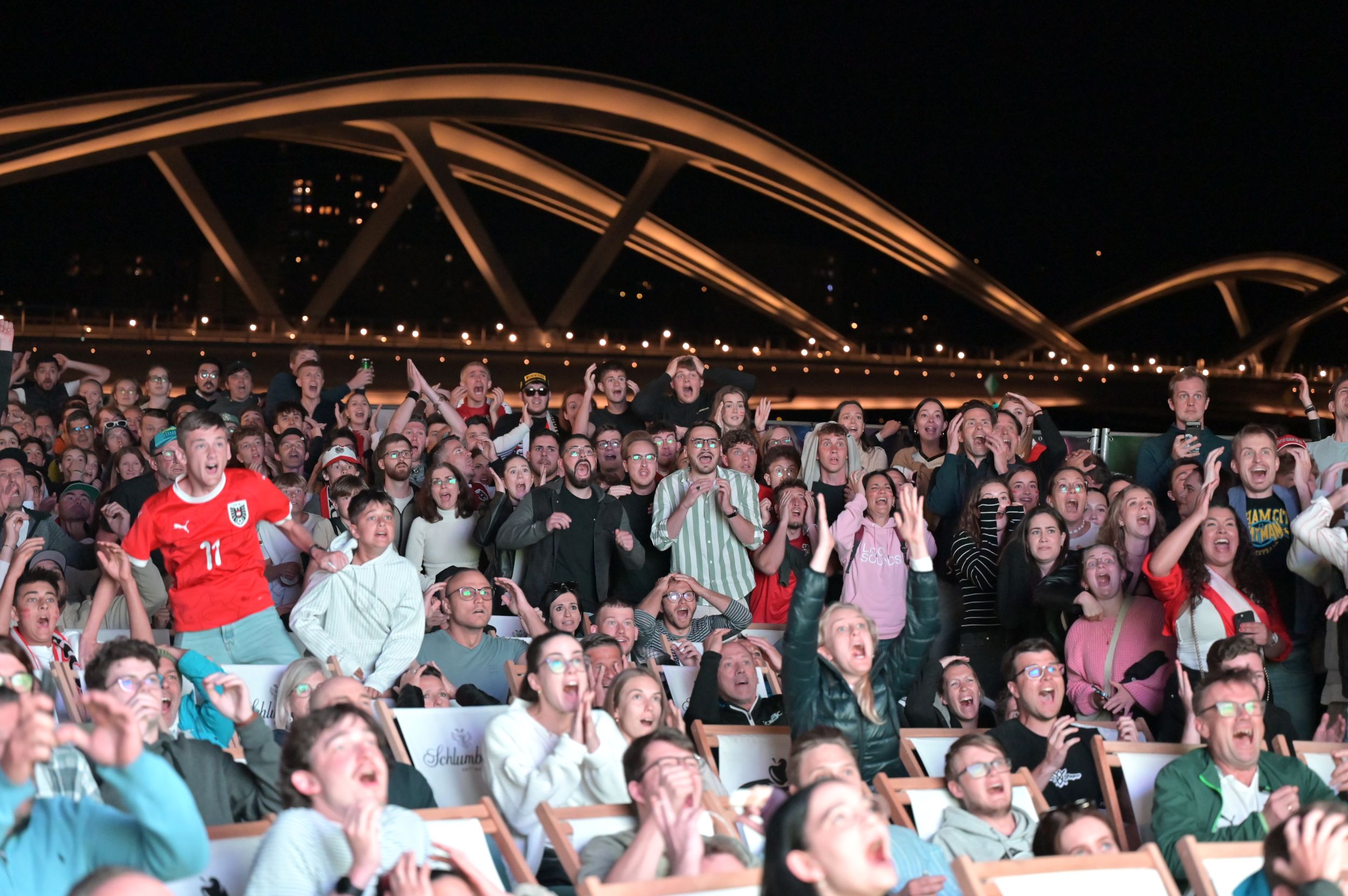 Letztendlich half alles Anfeuern am Linzer Donau-Ufer nichts. Die Stimmung war dennoch gut.