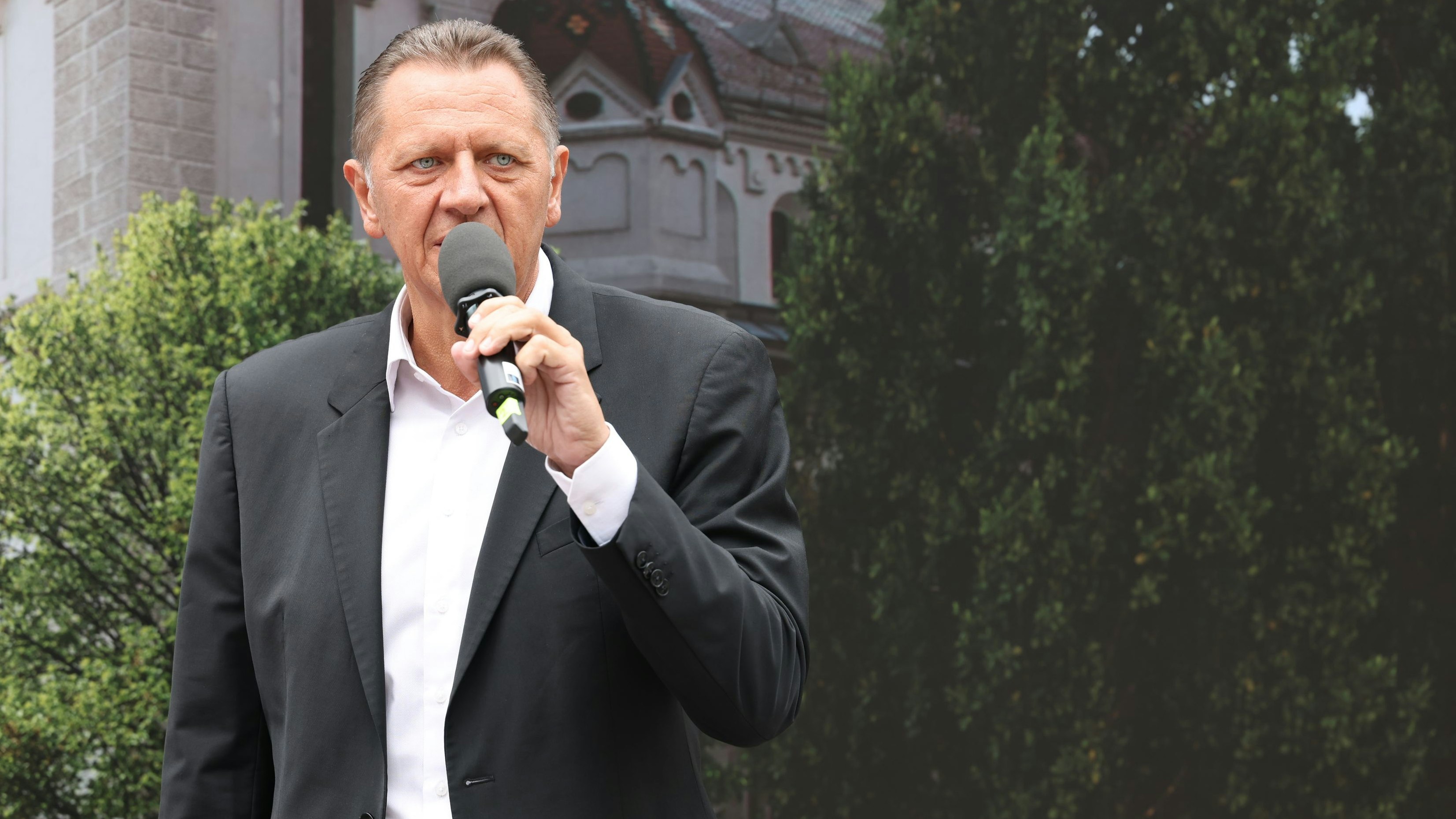 Thomas Steinhart freut sich über die eingebrachten Brügerideen für den Enkplatz.