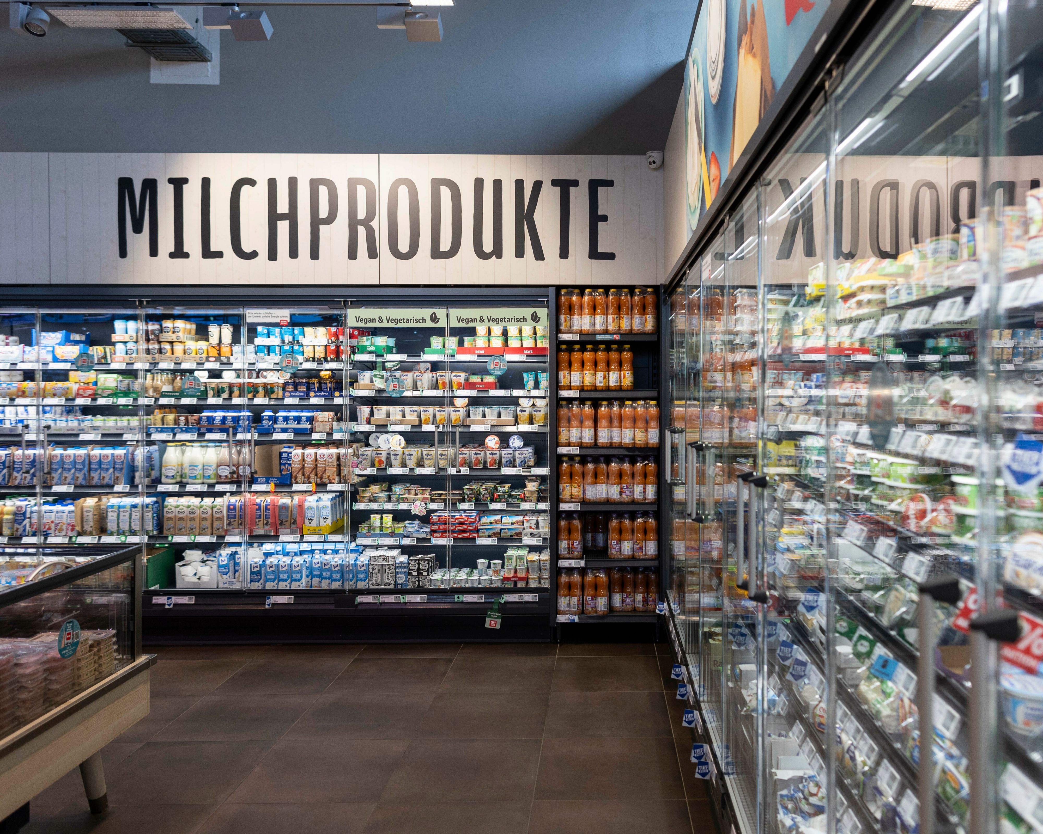 Für pasteurisierte Kuhmilchprodukte aus dem Supermarkt besteht keine Gefahr. Ob ein Milchprodukt pasteurisiert ist oder nicht, ist auf der Verpackung vermerkt.