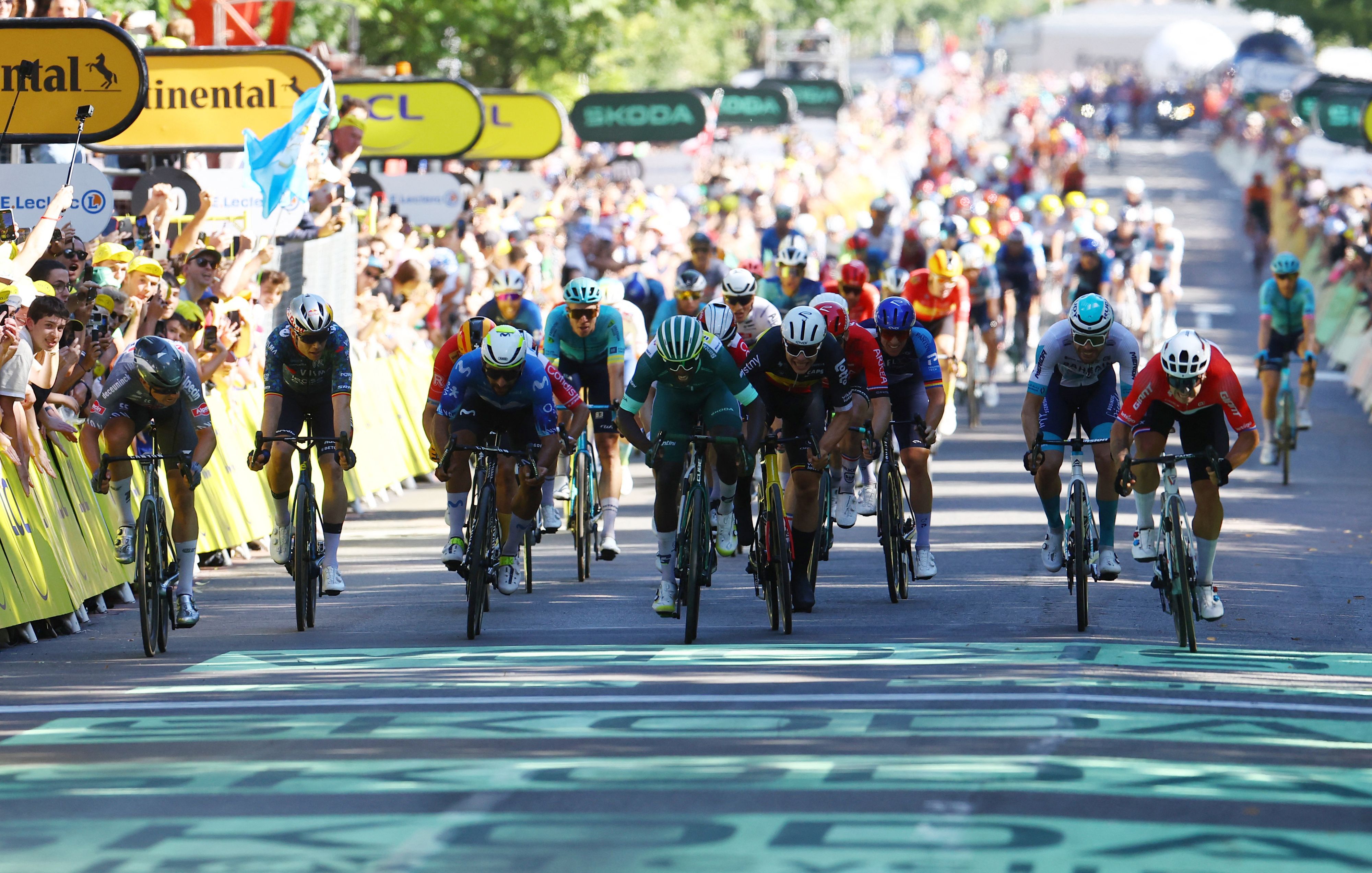 Der Niederländer Dylan Groenewegen sprintete zum Etappensieg in Dijon. 