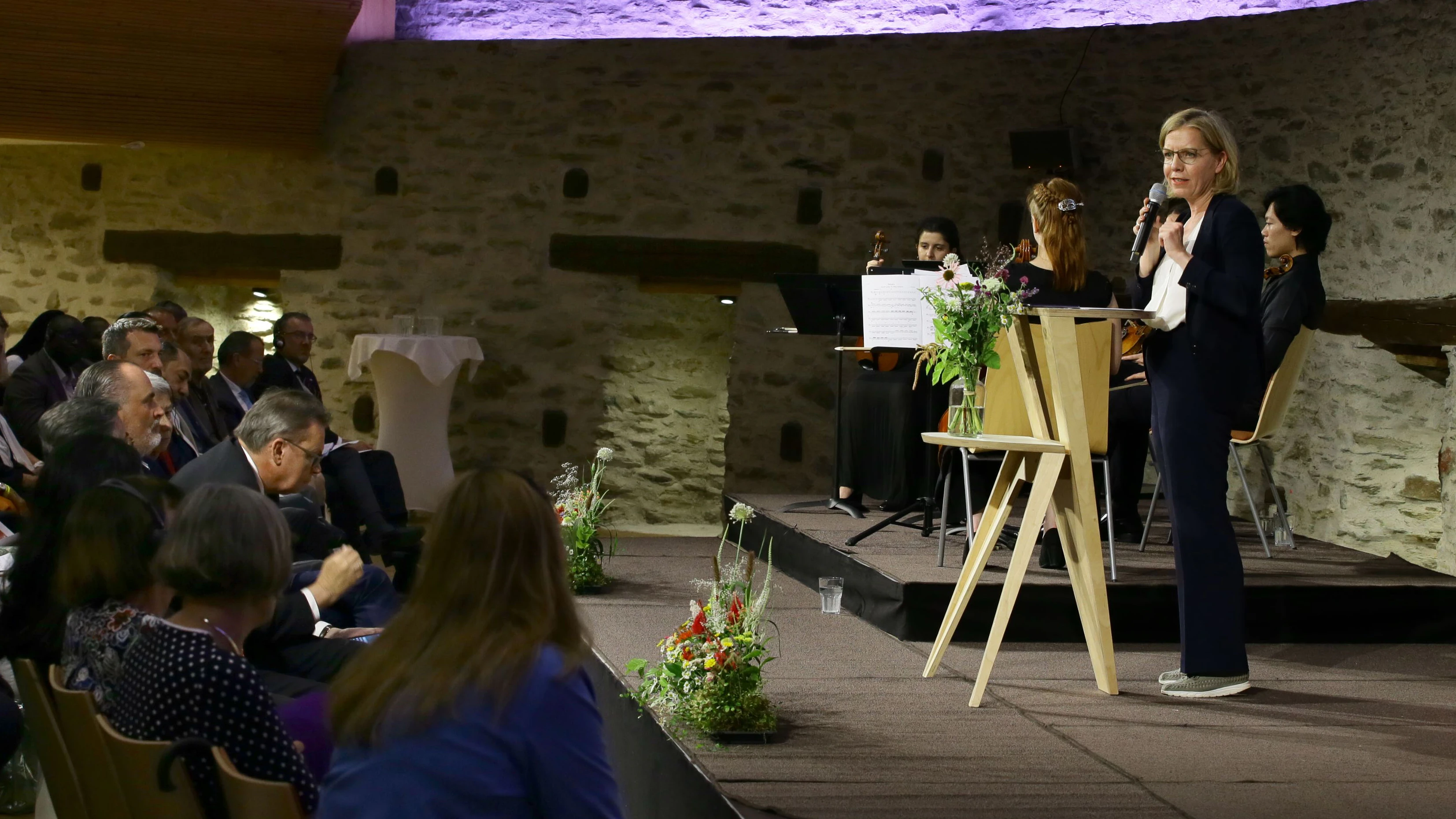 Klima-Ministerin Leonore Gewessler auf Burg Schlaining. 