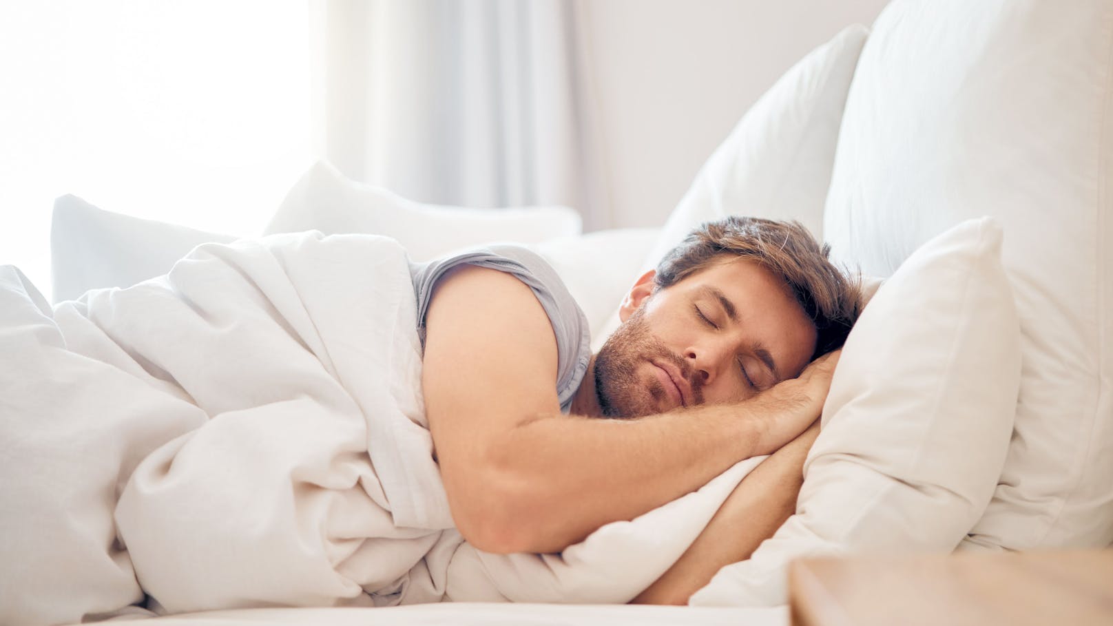 Zucken im Schlaf: Ist es ungesund?