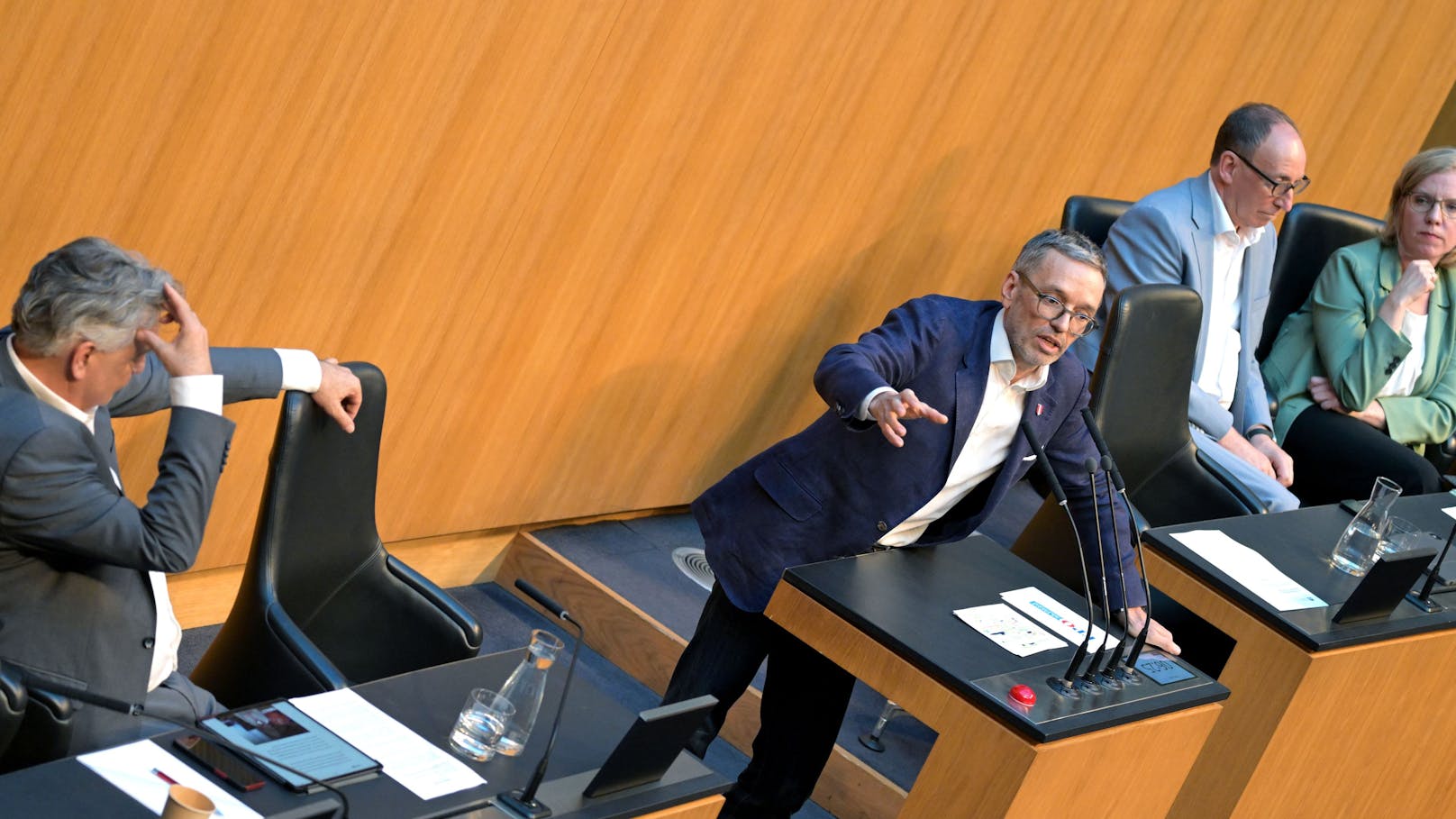 In seiner Rede attackierte FPÖ-Chef Kickl die grüne Ministerin scharf.
