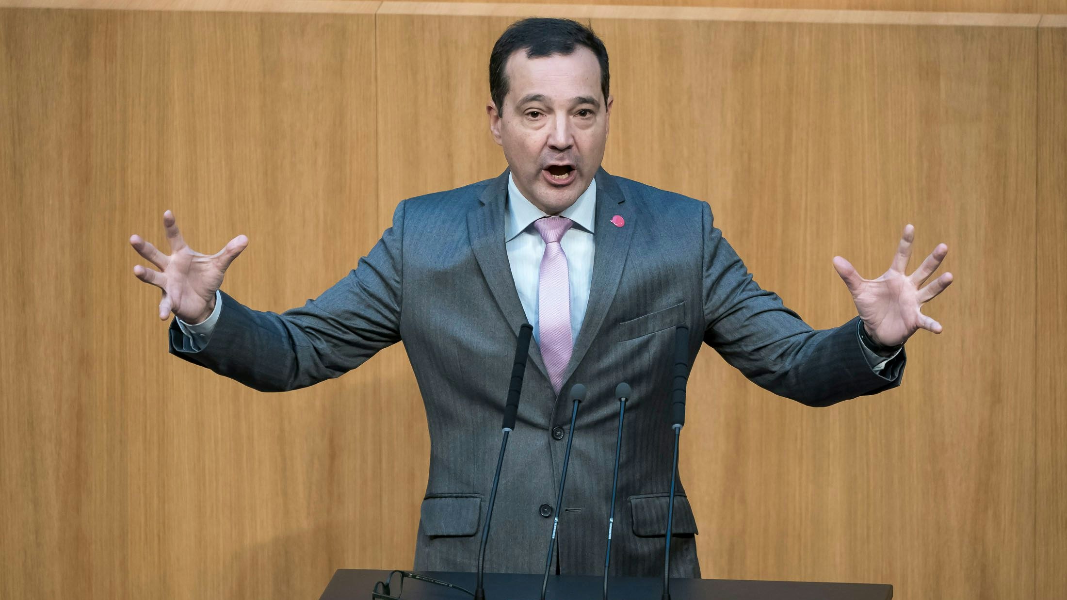 Neos-Mandatar Gerald Loacker ist mit 300 Redebeiträgen der fleißigste Abgeordnete in dieser Legislaturperiode.