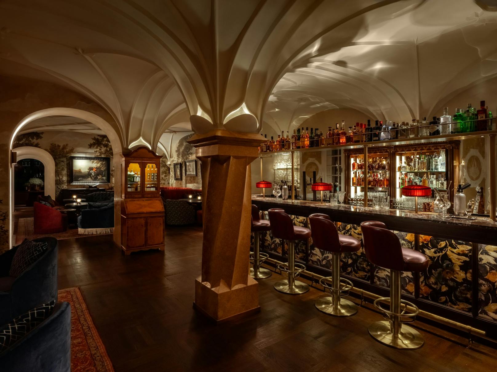 Wunderschön renoviert und mit Bar ausgestattet, ist im Schloss jetzt auch Mixology ein Thema.