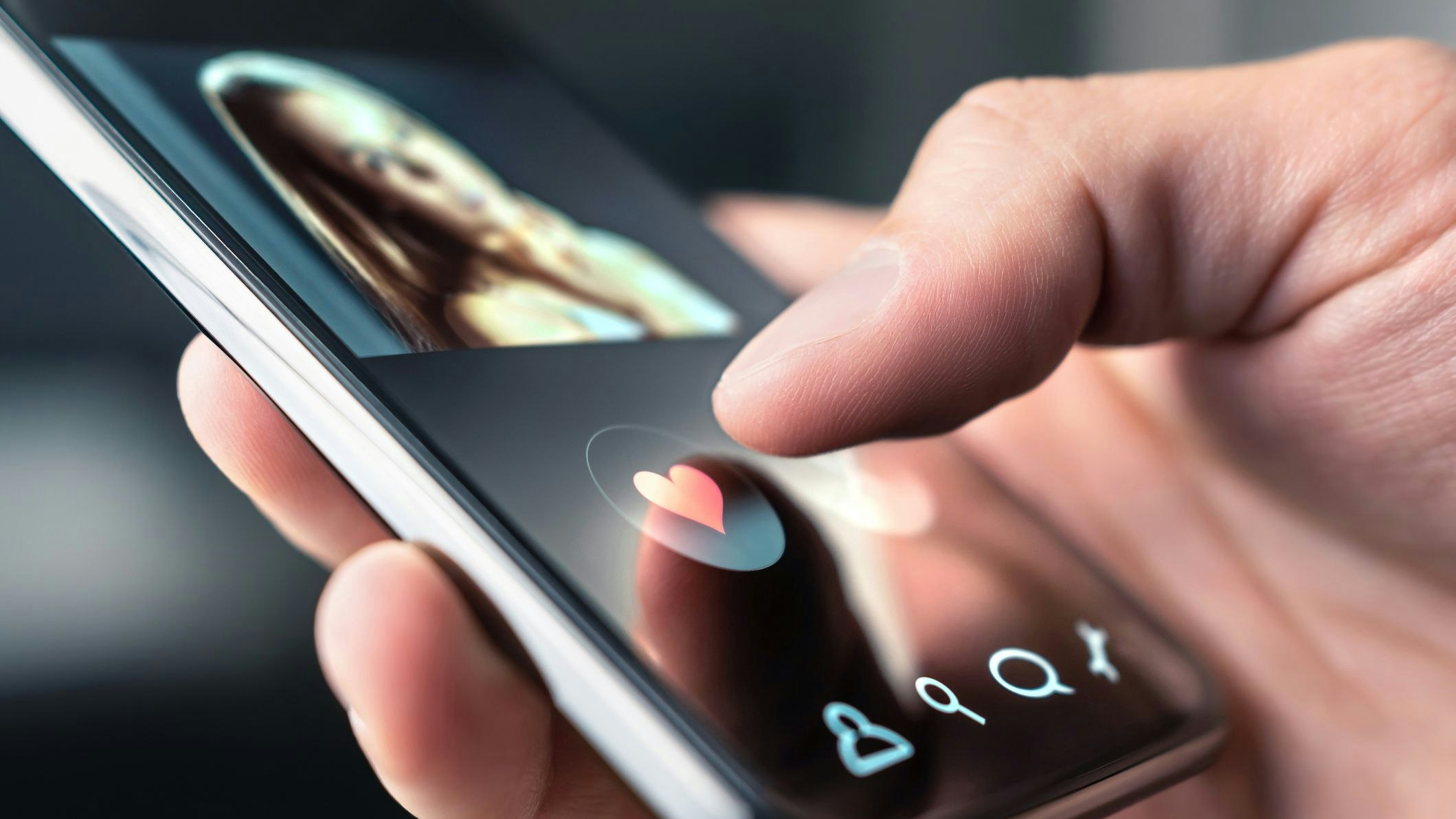 Der Mann dachte, dass er eine Frau kennengelernt hatte – beim Treffen kam die böse Überraschung.