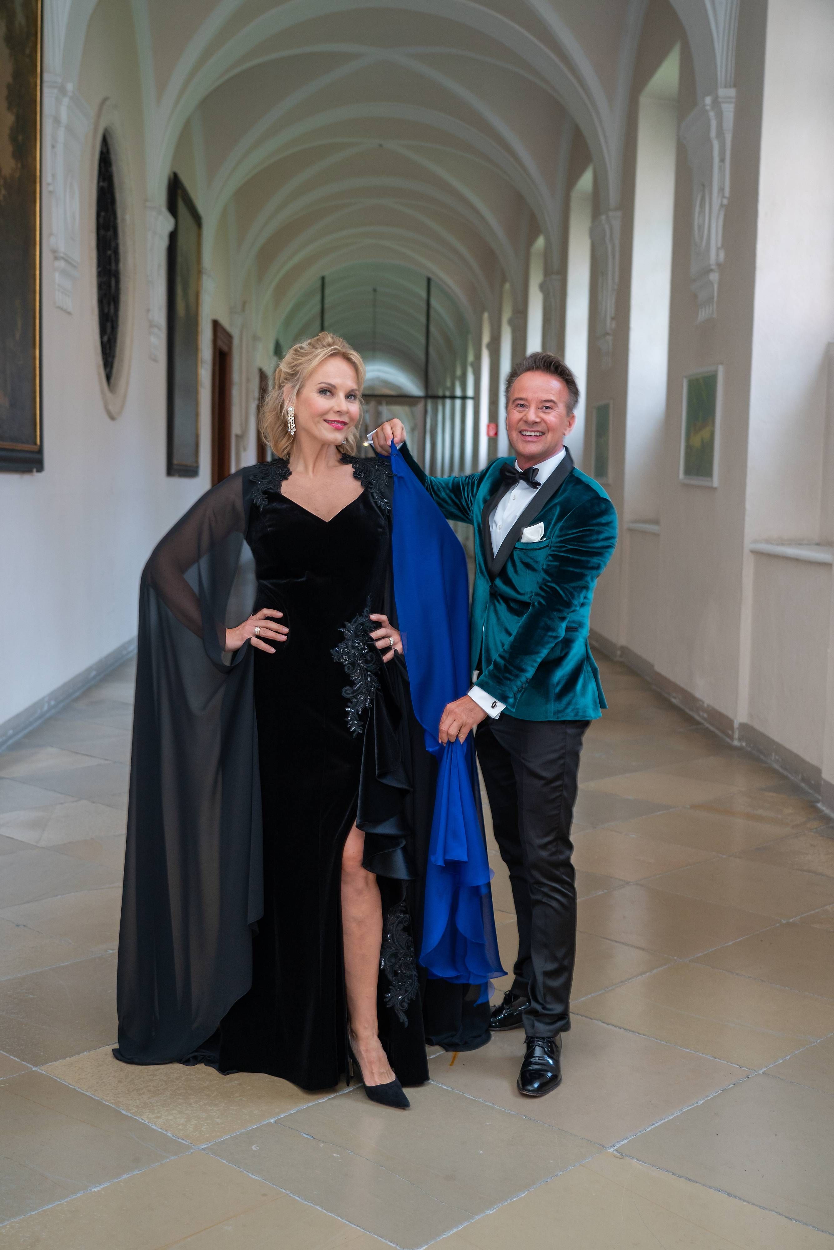 Elīna Garanča mit Modeschöpfer Gottfried Birklbauer