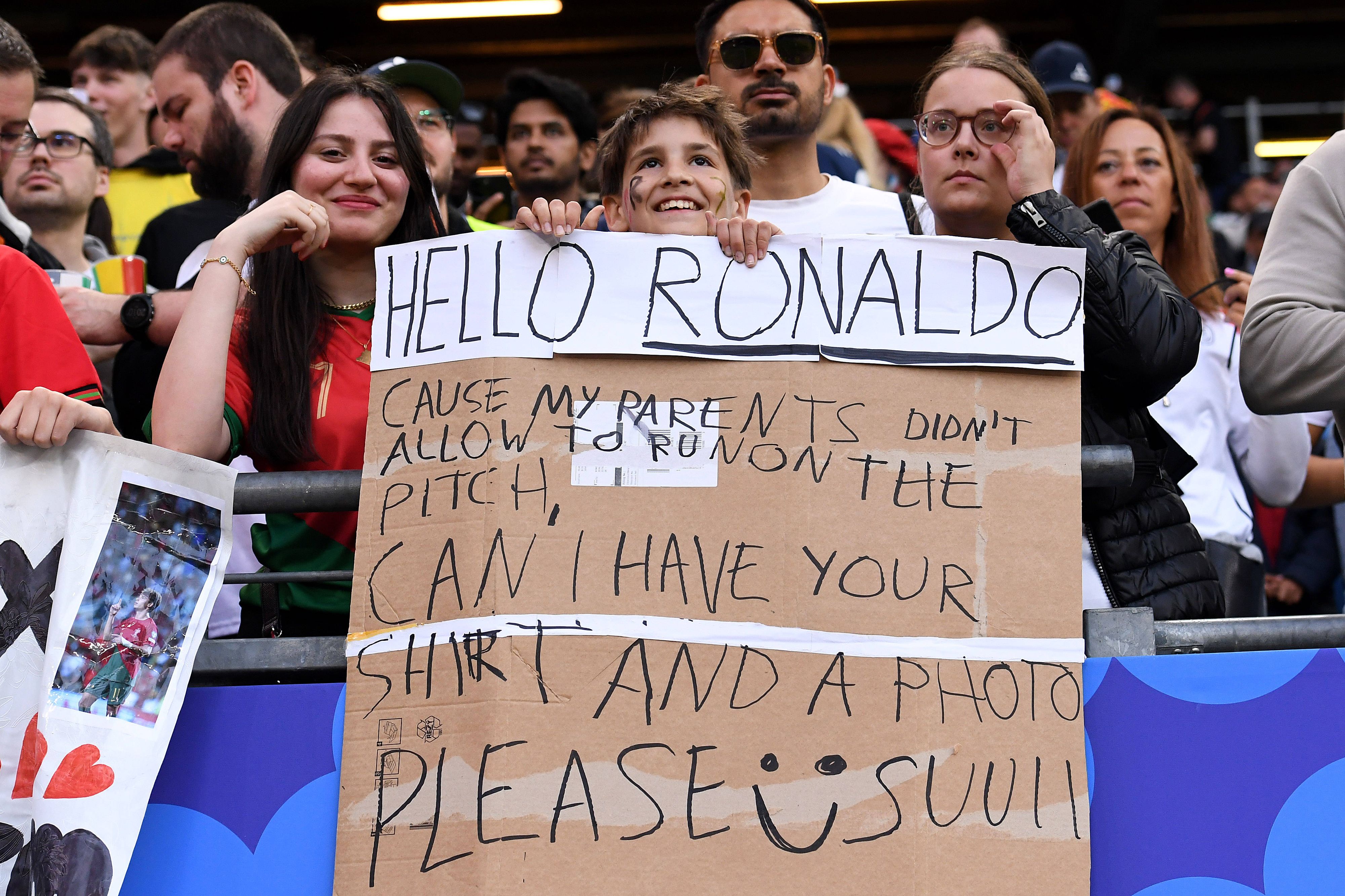Heute.at - Flitzer darf nicht flitzen! Ronaldo-Fan hofft auf Foto