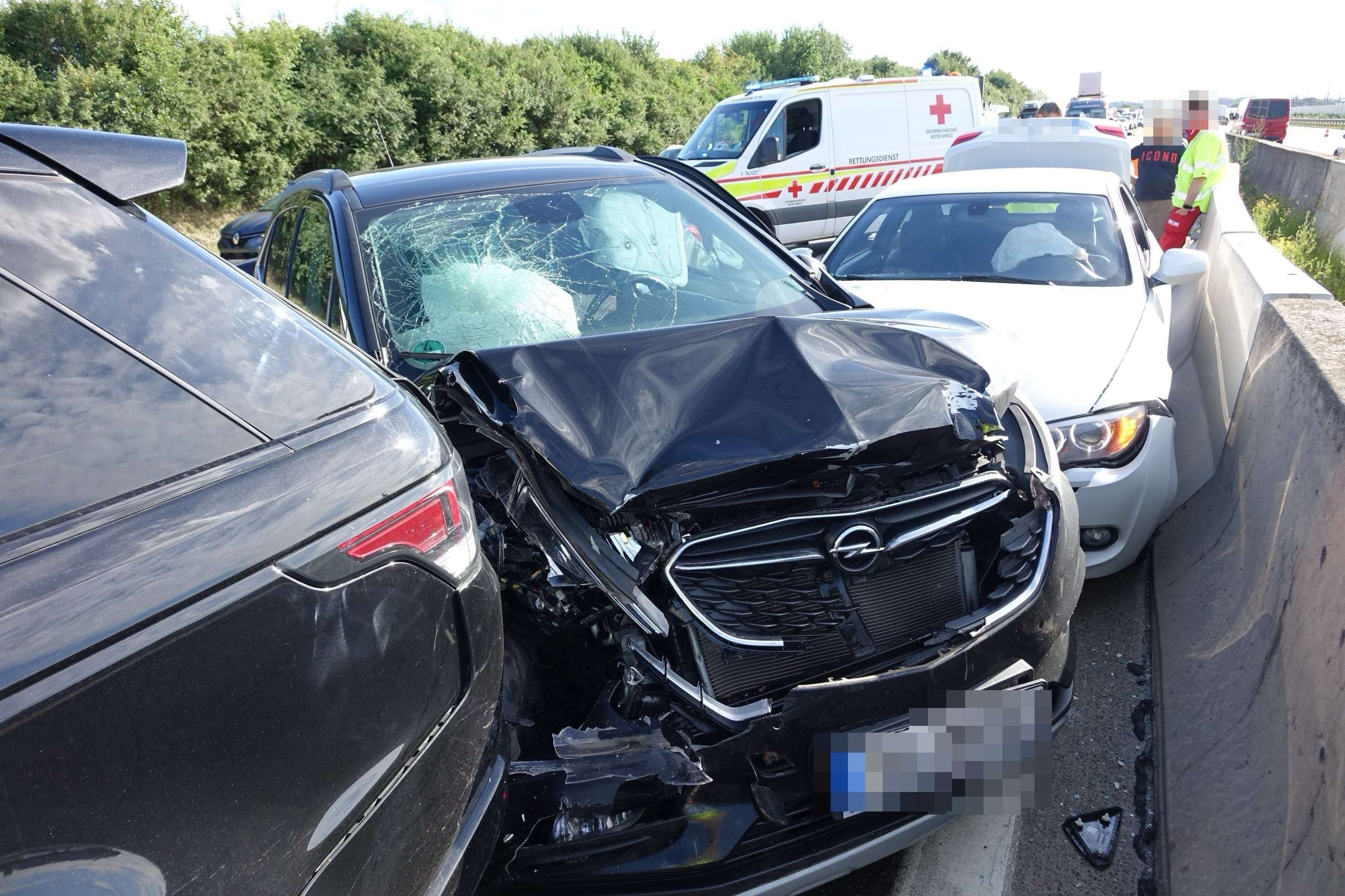 Der Unfall erstreckte sich auf eine Länge von etwa 150 Metern.