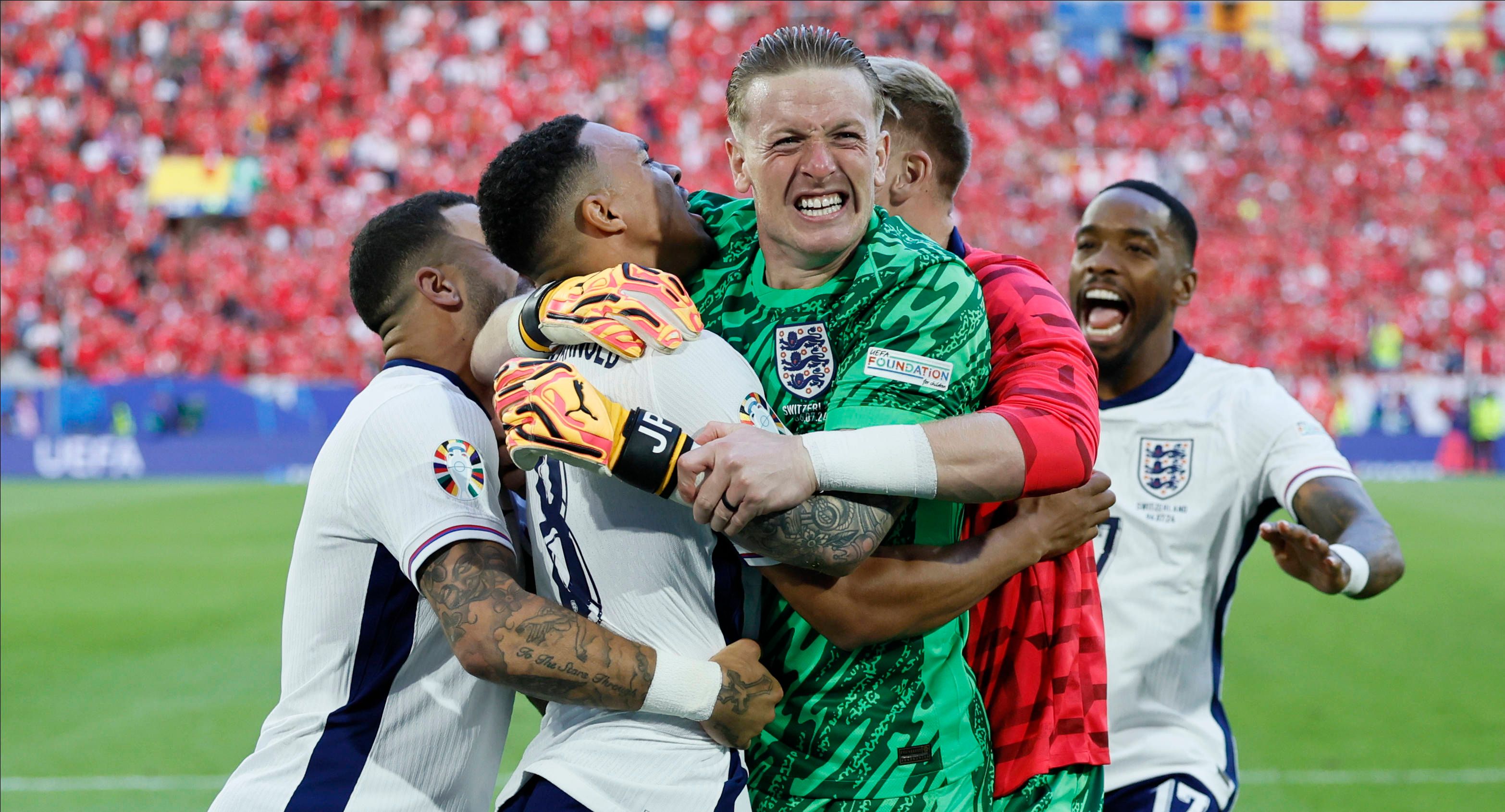 Jordan Pickford und die Engländer jubeln