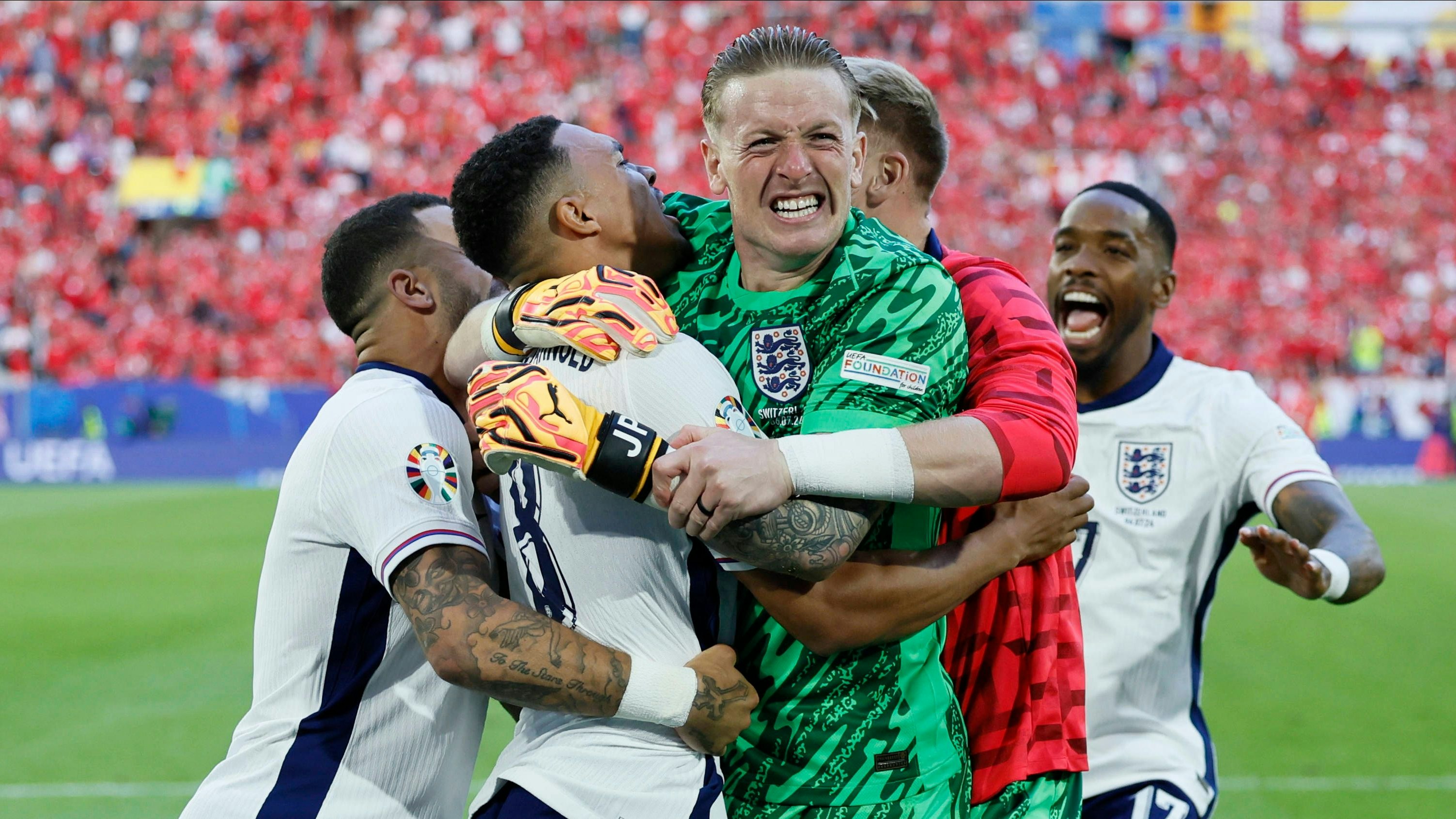 Jordan Pickford und die Engländer jubeln