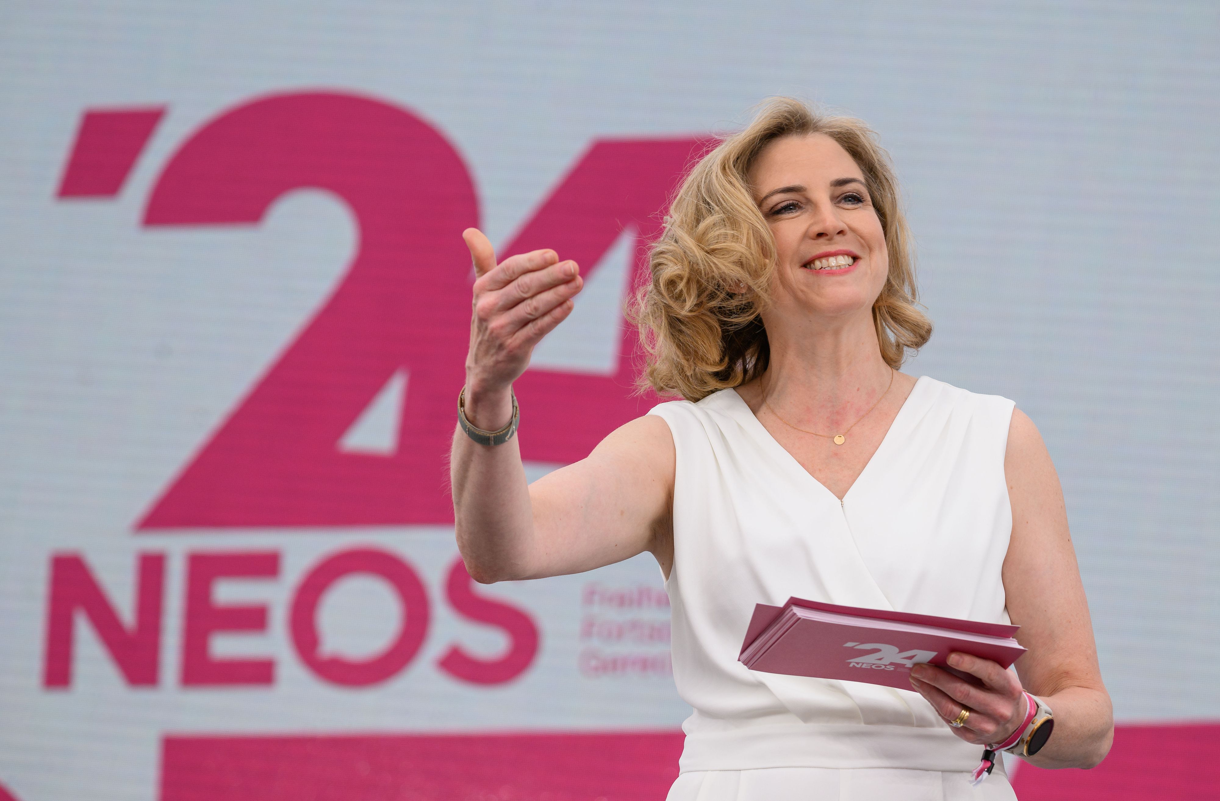 NEOS-Chefin Beate Meinl-Reisinger lehnt Steuererhöhungen vehement ab.