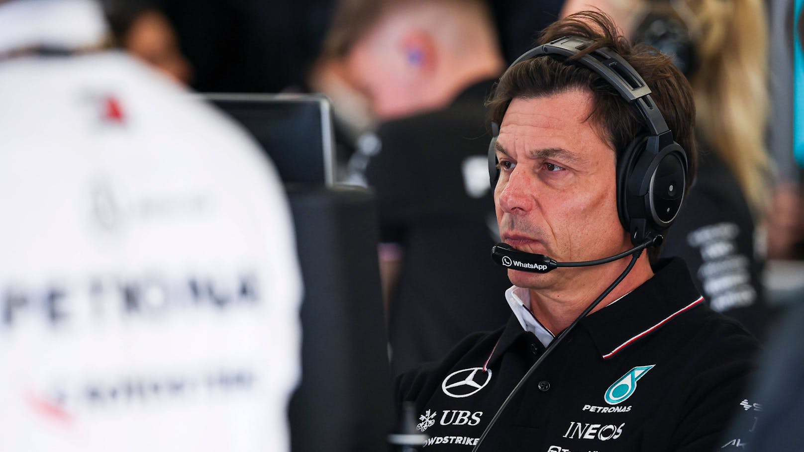 Top-Fahrer bei Mercedes plötzlich wieder am Zettel