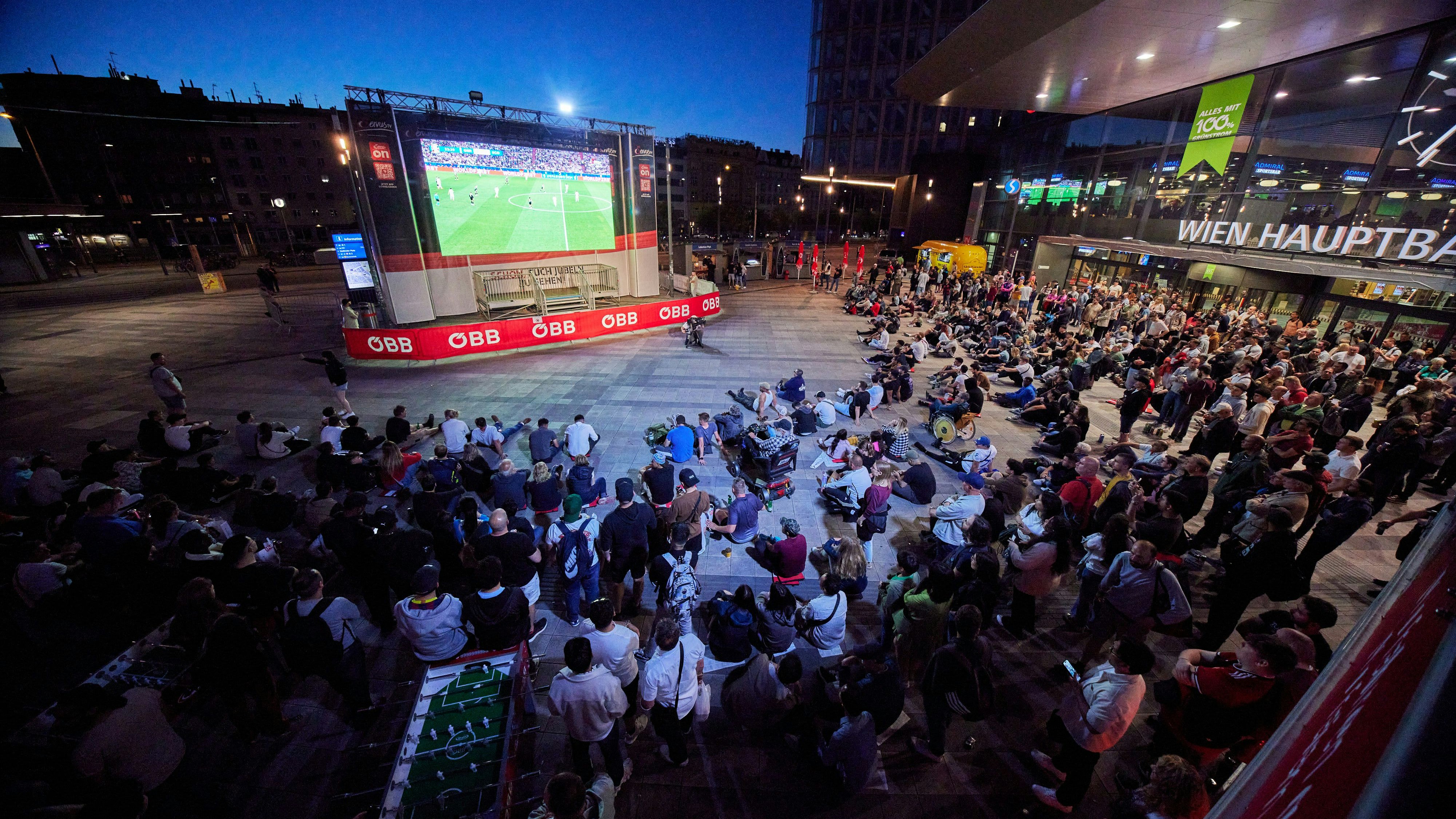 Halbfinale und Finale werden wieder in der Public Viewing-Area am Hauptbahnhof übertragen.