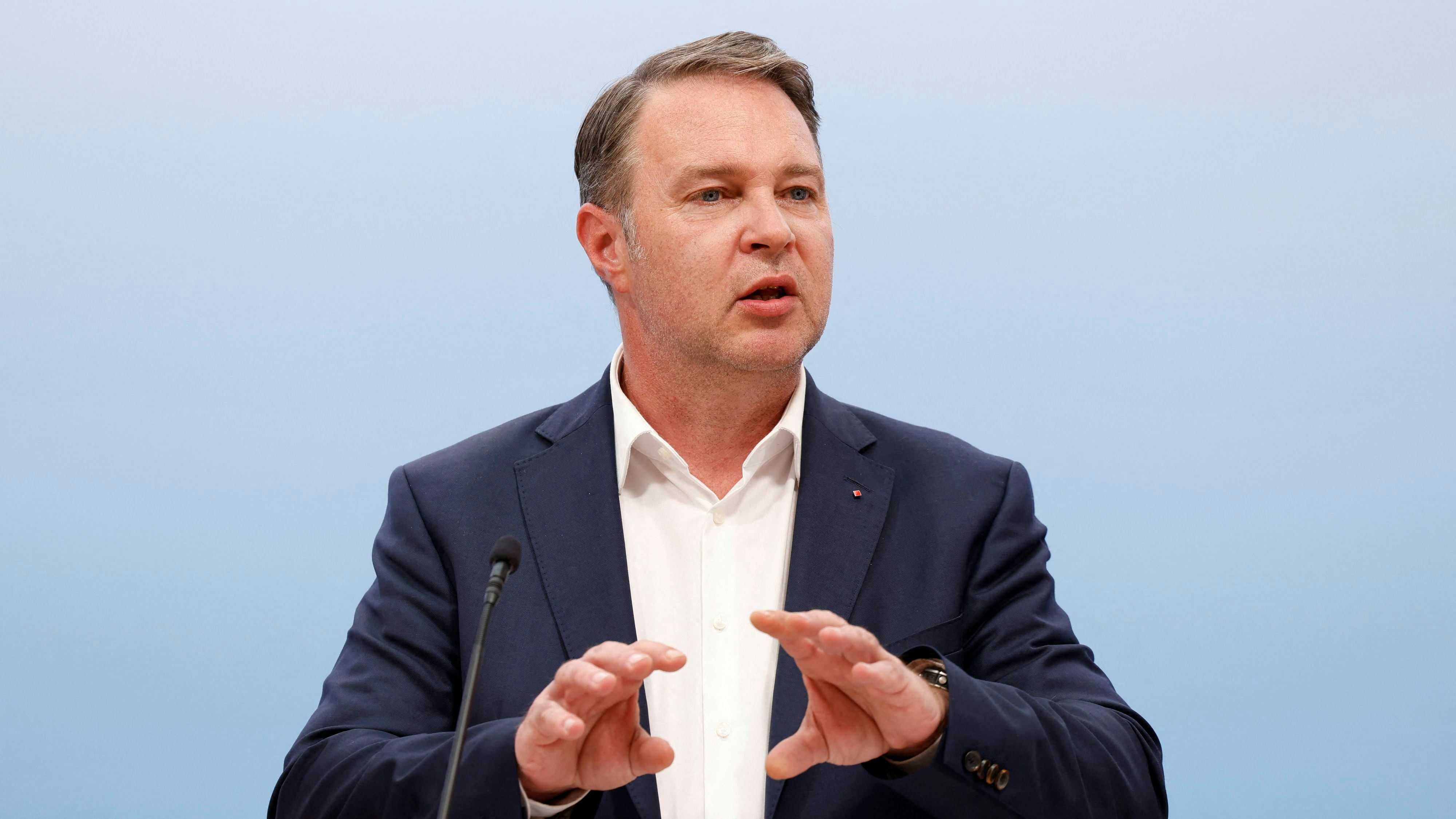 Andreas Babler gratuliert dem linken Bündnis Nouveau Front Populaire zum Wahlerfolg