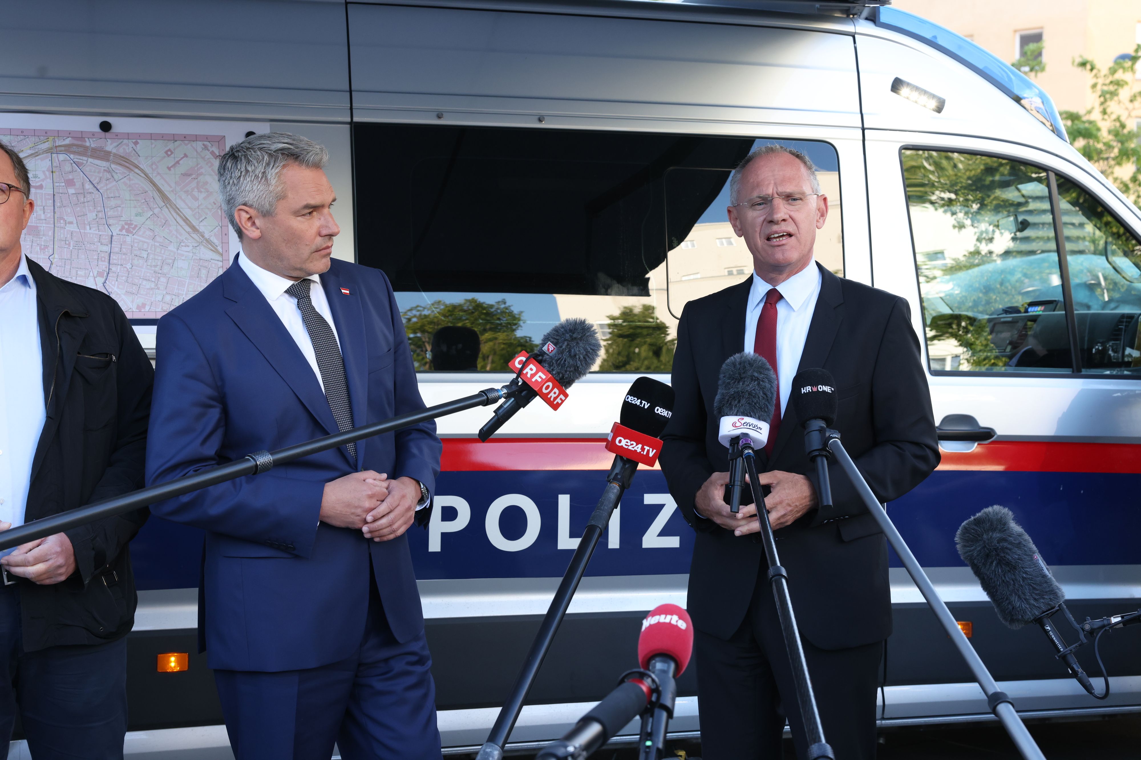 Innenminister Karner zieht Polizisten aus anderen Bundesländern ab.