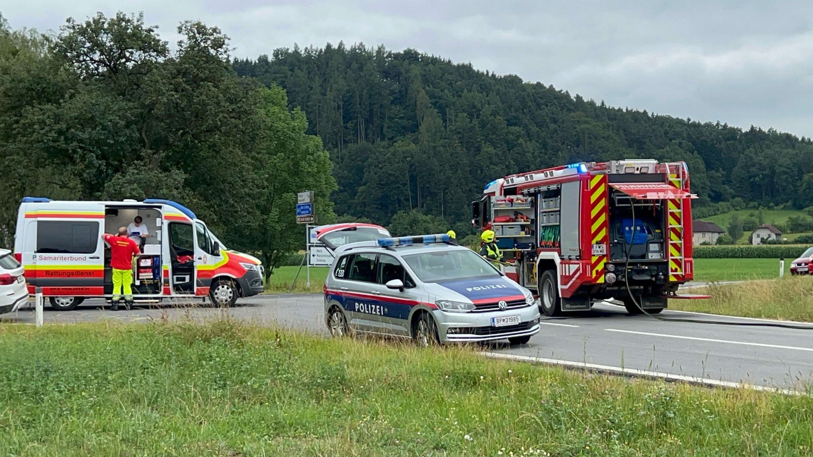 Bei Mannersdorf kam es auf der Landstraße 215 im Kreuzungsbereich zum Zusammenstoß.