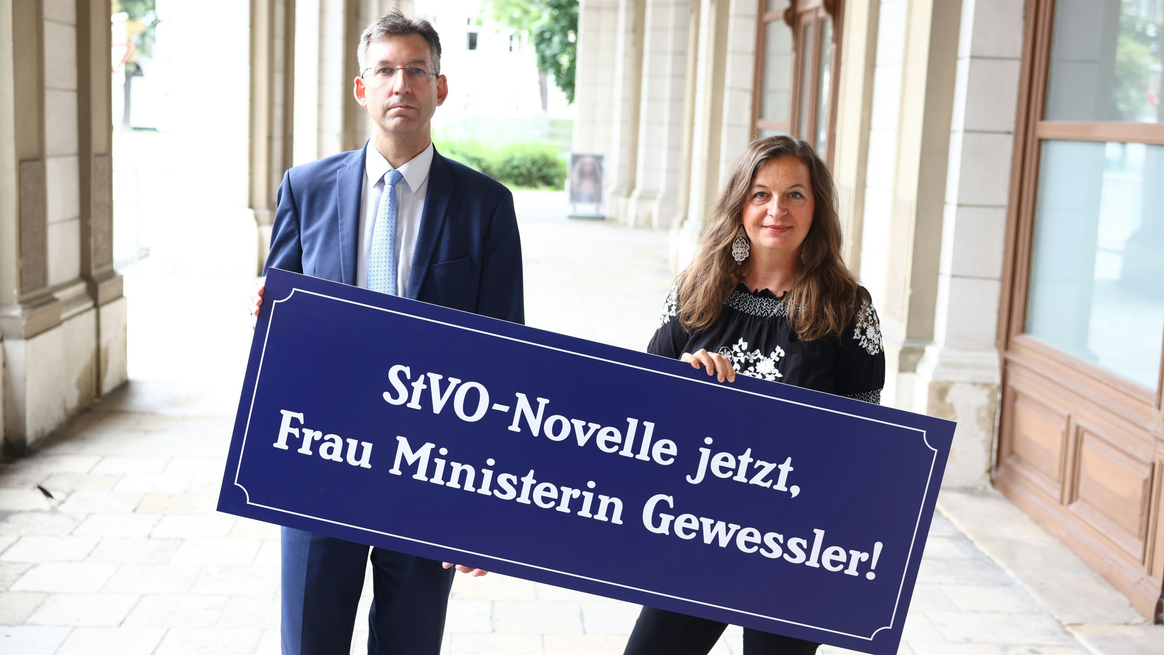Markus Figl, Bezirksvorsteher Innere Stadt und Mobilitätsstadträtin Ulli Sima (v.l.) fordern einmal mehr die Umsetzung der verkehrsberuhigten Inneren Stadt.