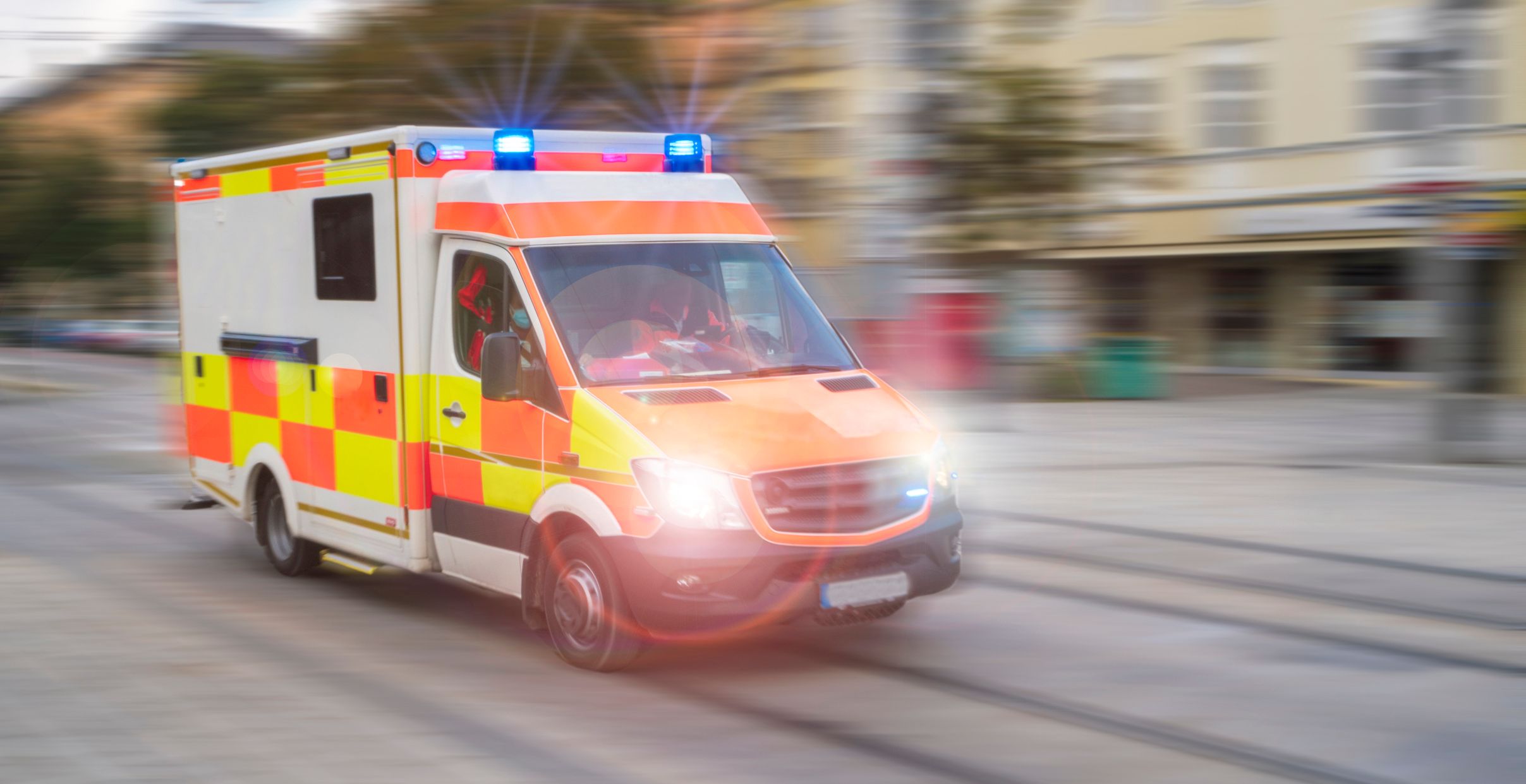 Ein Polizist erlitt schwerste Verbrennungen. (Symbolbild)