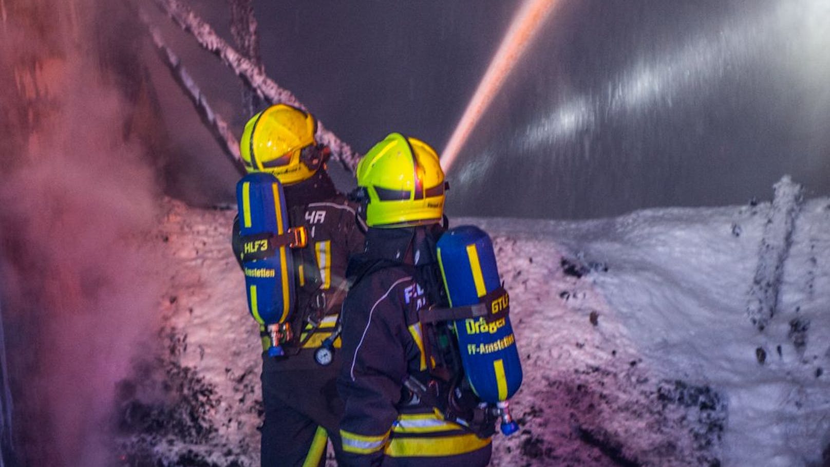 160 Feuerwehrleute kämpften gegen die Flammen.