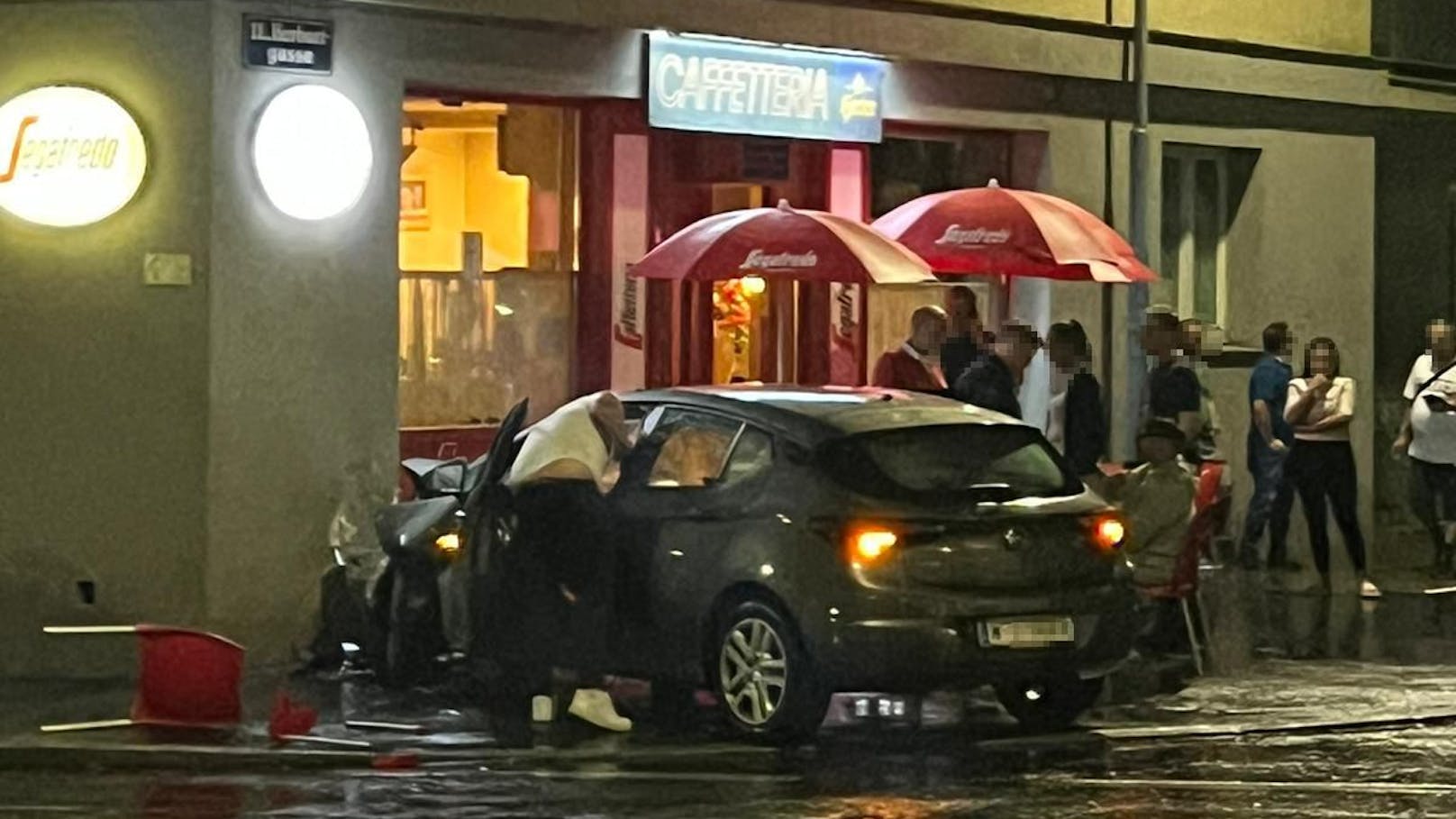 Spektakulärer Unfall in Wien-Simmering