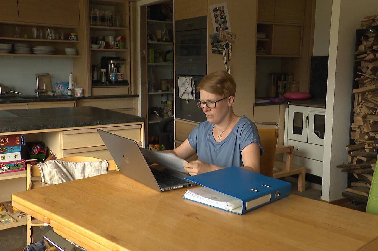 Barbara Bozek (32) aus Heidenreichstein (Gmünd) soll etwas über 12.600 Euro an das AMS NÖ zurückzahlen. 