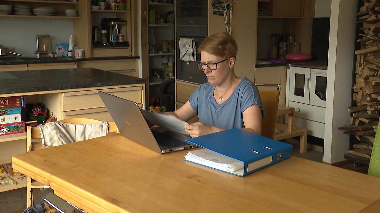 Heute.at - Bildungskarenz – Mutter muss AMS 12.600 € zurückzahlen