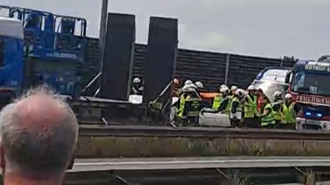 Schlimmer Unfall am Montag auf der A23.