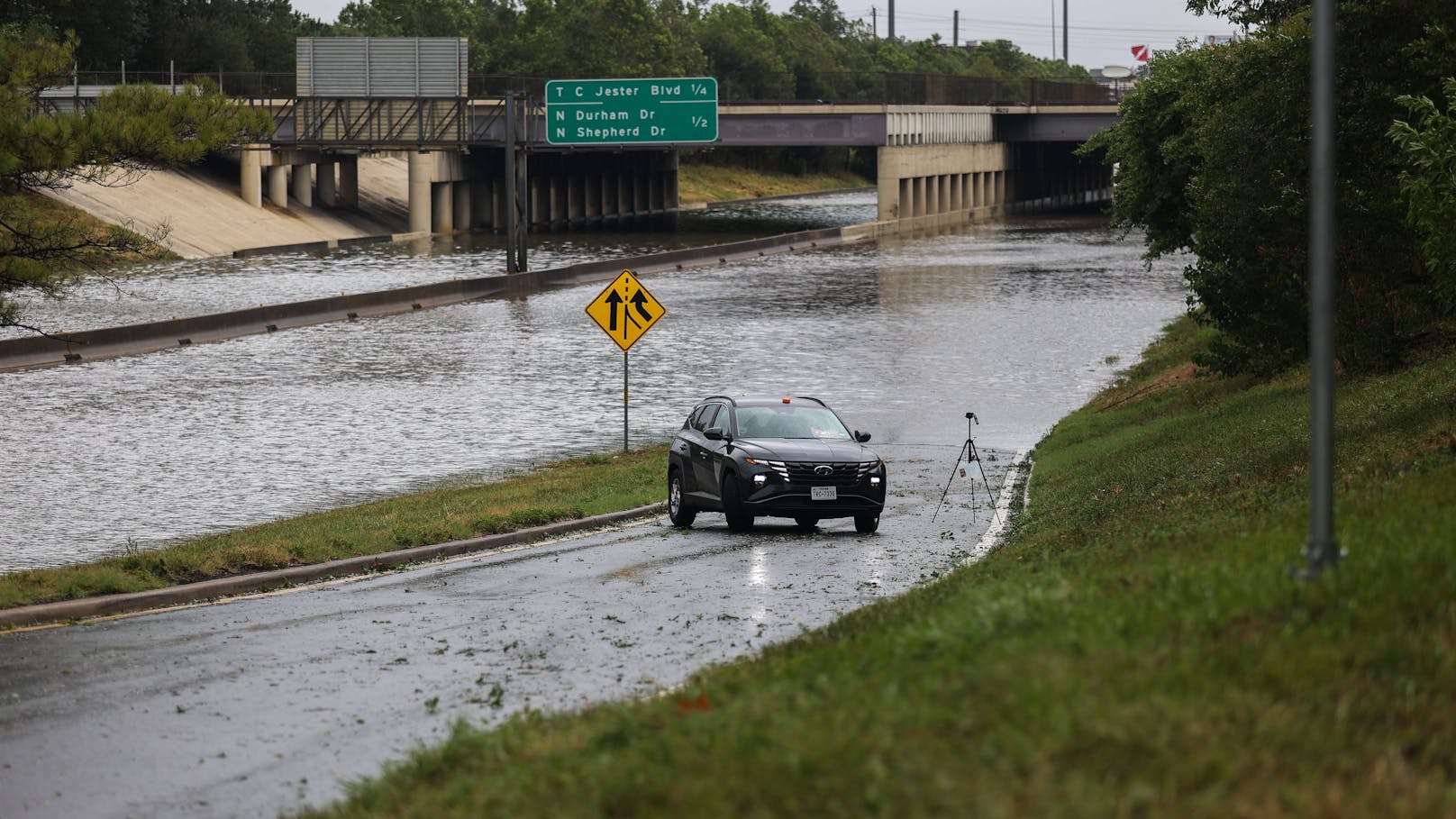 Die Autobahn in der Nähe von Houston wurde überflutet.