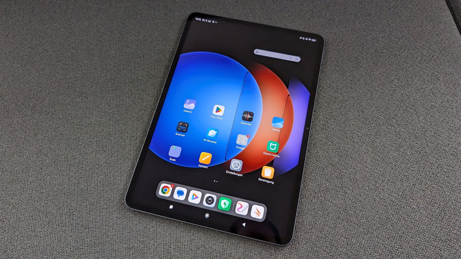 Das Xiaomi Pad 6S Pro ist ein starkes Arbeits- und Unterhaltungs-Tablet, das dank sehr hochwertigem Zubehör auch zu einem Hybrid-Laptop werden kann.