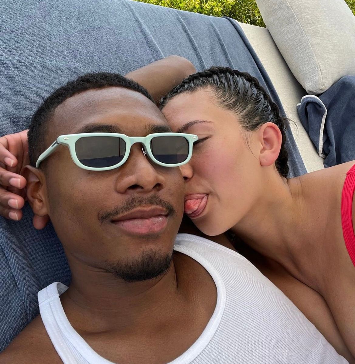 Das verliebte Paar Alaba gönnt sich eine Sommer-Pause.