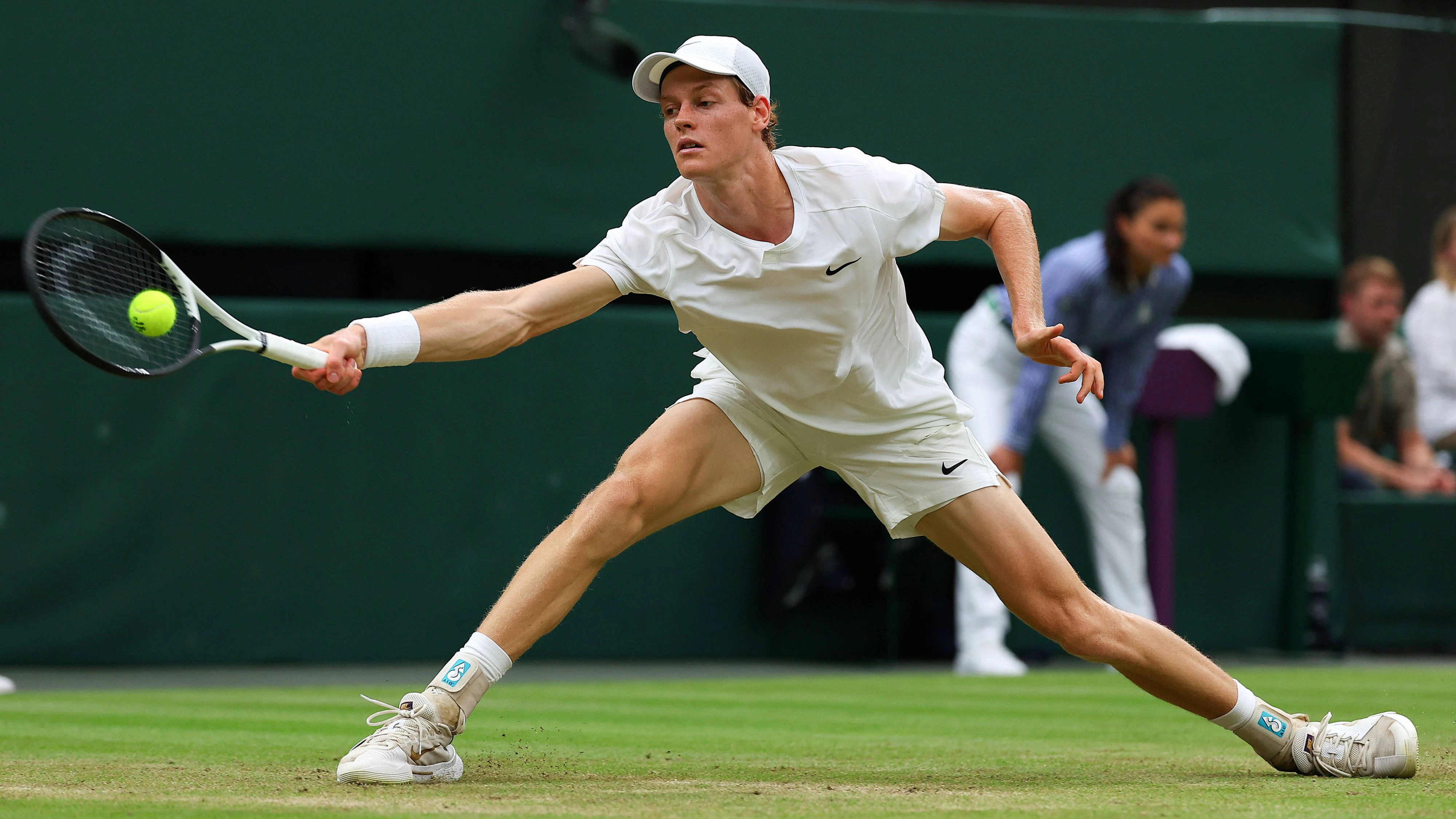 9th July 2024 All England Lawn Tennis and Croquet Club, London, England Wimbledon Tennis Tournament, Day 9 Jannik Sinner ITA from the baseline against Daniil Medvedev RUS, mens singles quarter final match PUBLICATIONxNOTxINxUK ActionPlus12666374 JohnxPatrickxFletcher