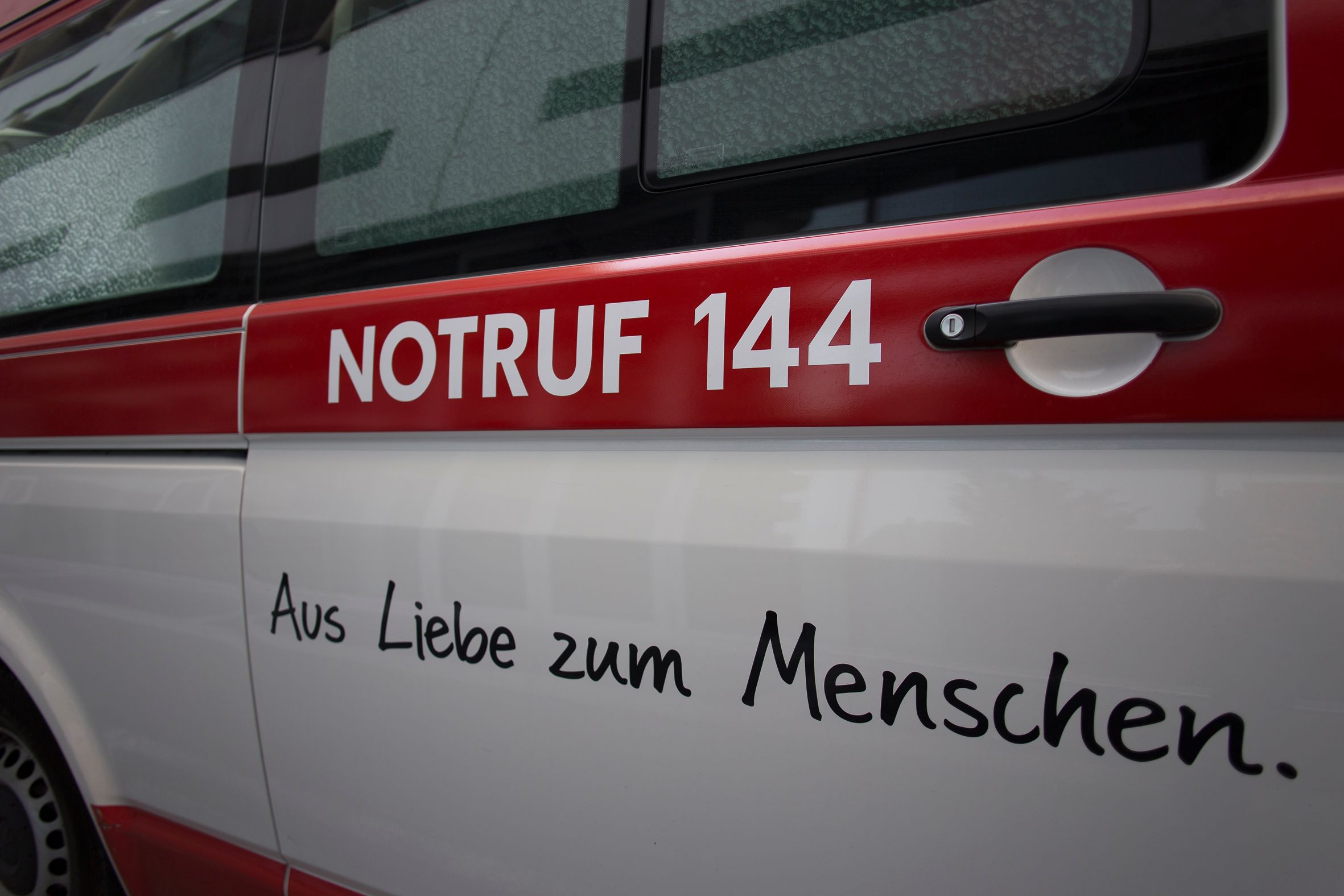 In Oberwaltersdorf kam es zu einem folgenschweren Arbeitsunfall. Der betroffene Kanalarbeiter überlebte den Unfall nicht.