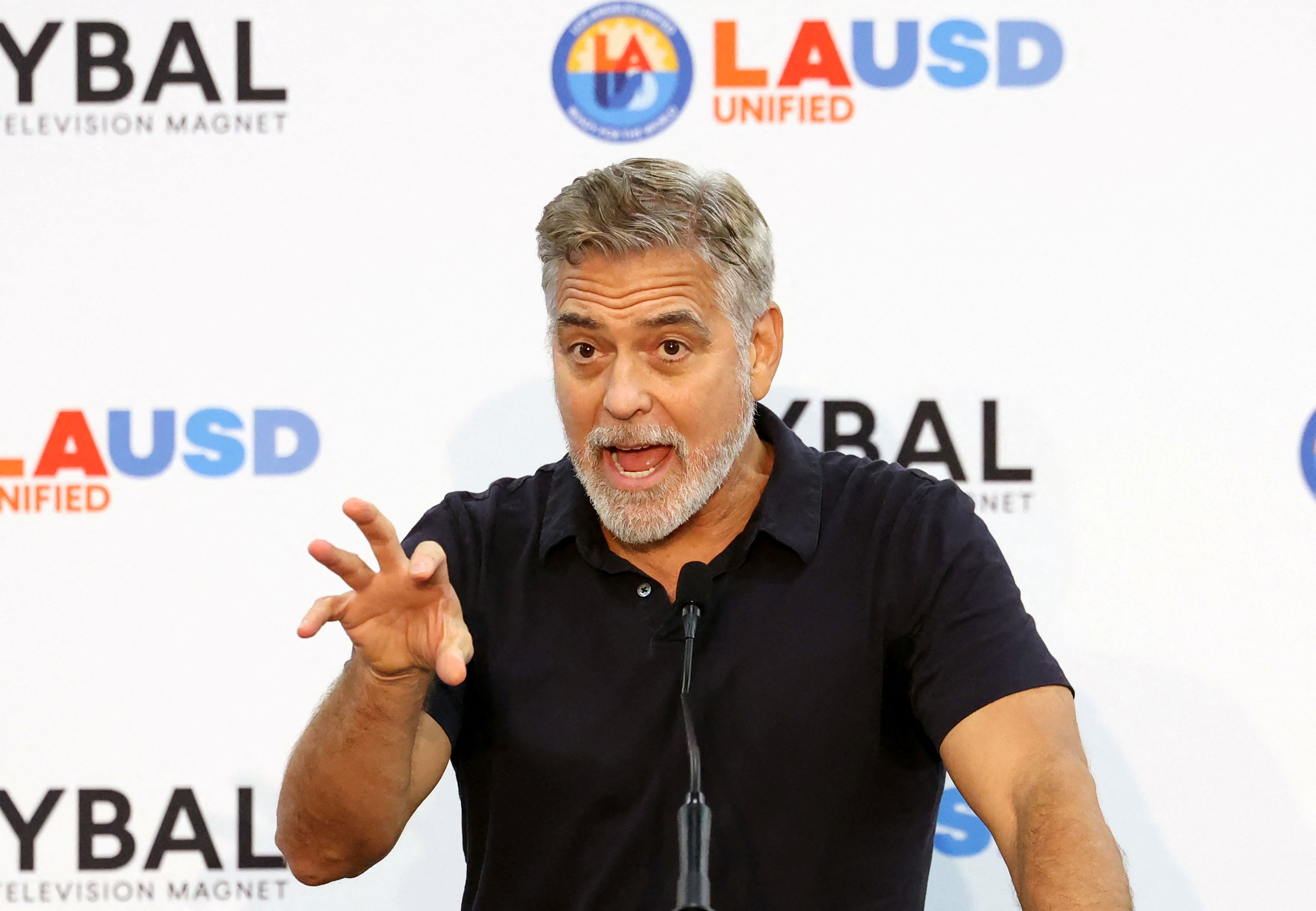 US-Superstar George Clooney hat in einem eindringlichen Brief den Rückzug von US-Präsident Biden gefordert.