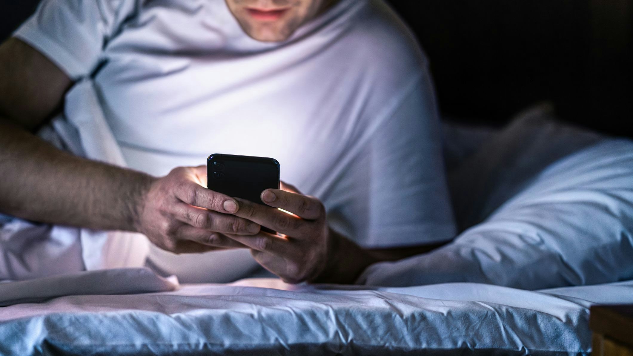 Ein Schauspieler (29) schickte einem erst 13-jährigen Buben anzügliche Nachrichten auf Insta.